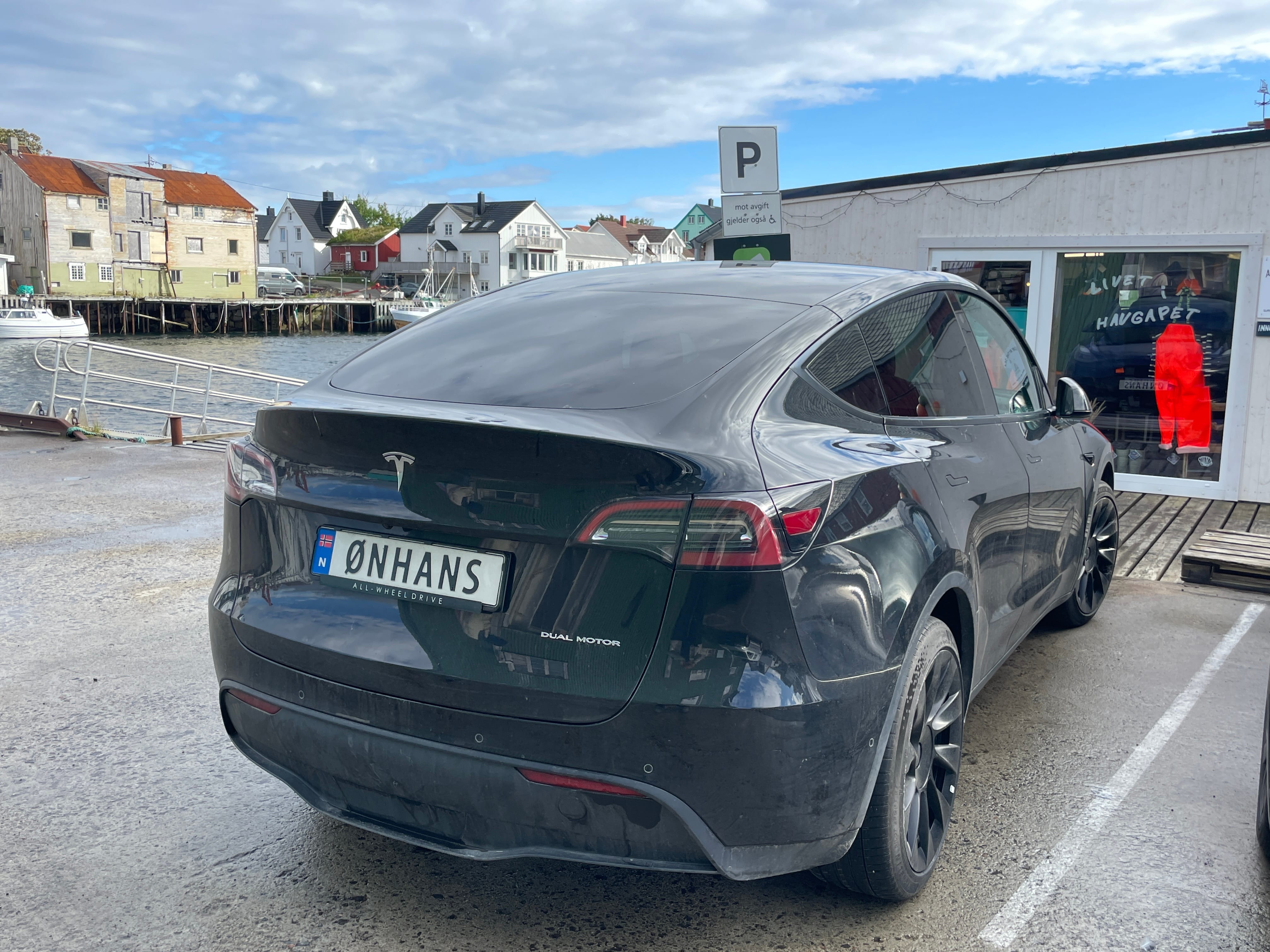 Tesla Model Y med Ryggekamera