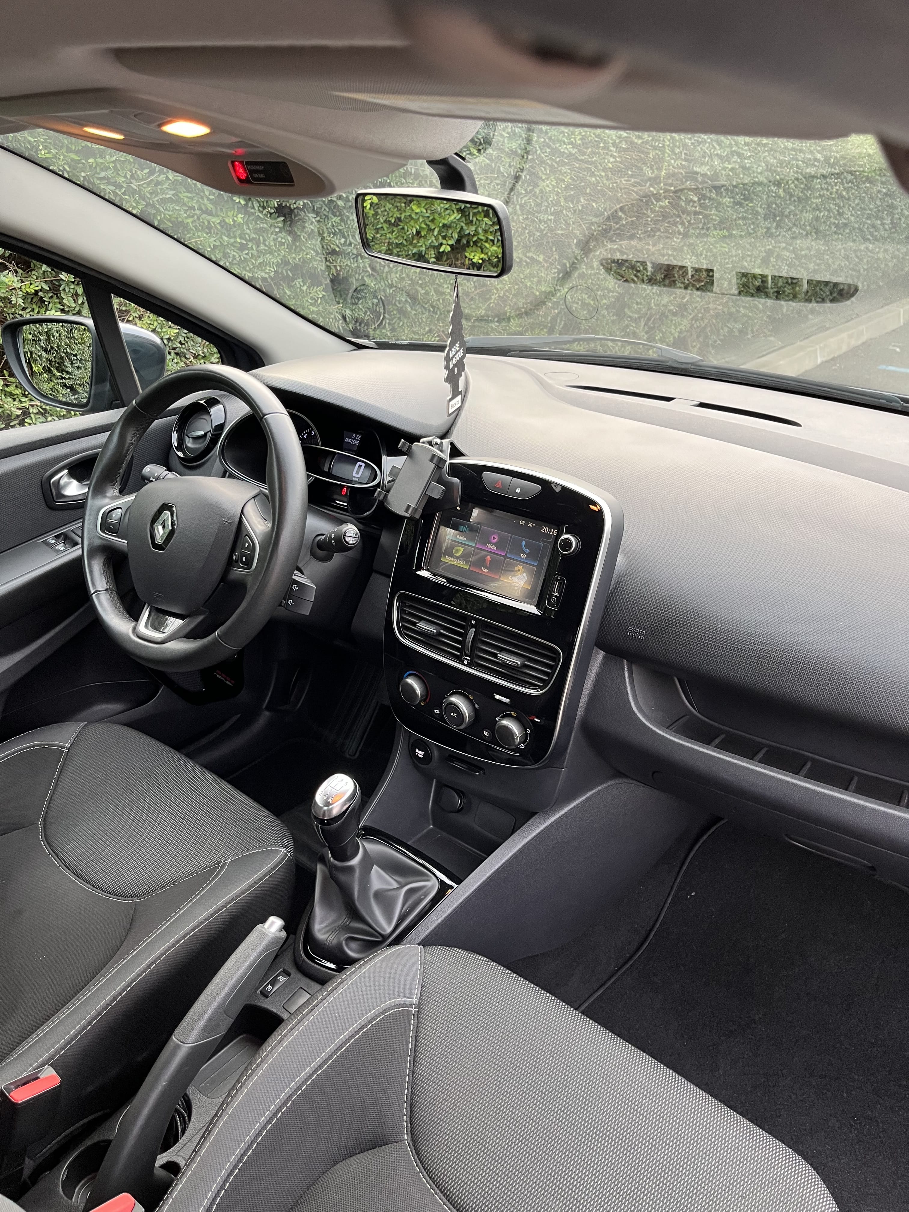 Renault Clio 4 1.2 16V avec Entrée audio / iPod