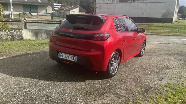 Peugeot 208 GT Line Peugeot 208 GT-Line – Sport, Moderne & Confort – Disponible 24/7 à Bordeaux avec Régulateur de vitesse