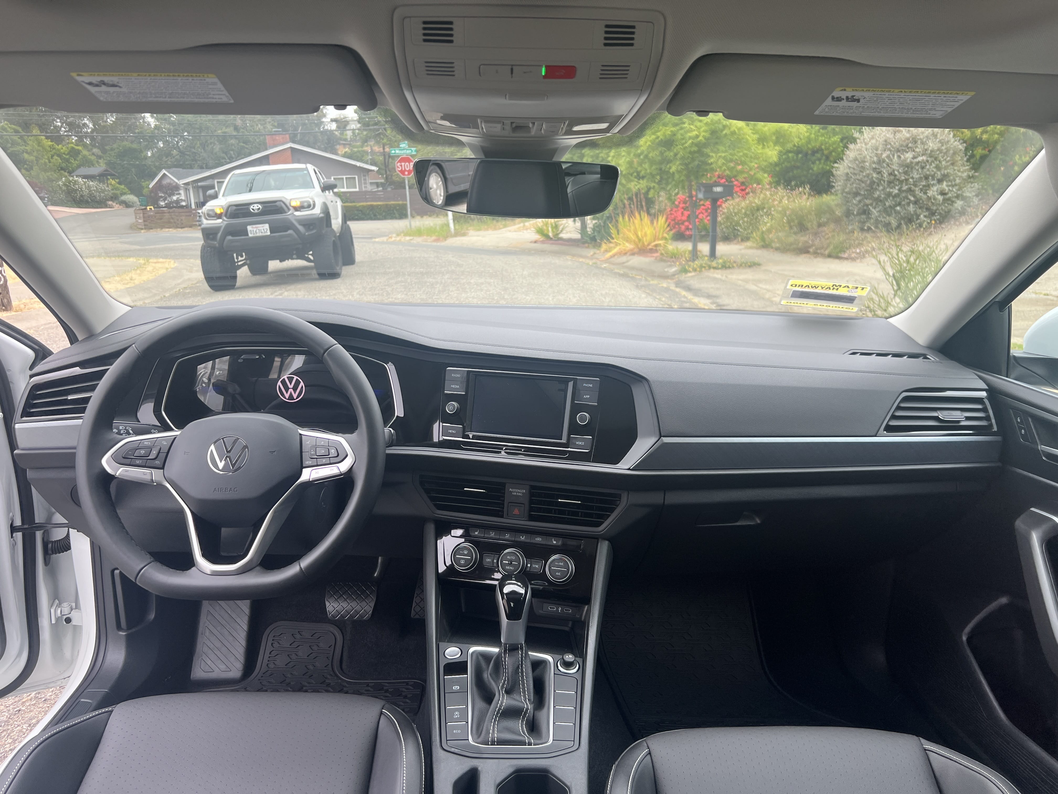 Volkswagen Jetta SE with Bluetooth audio