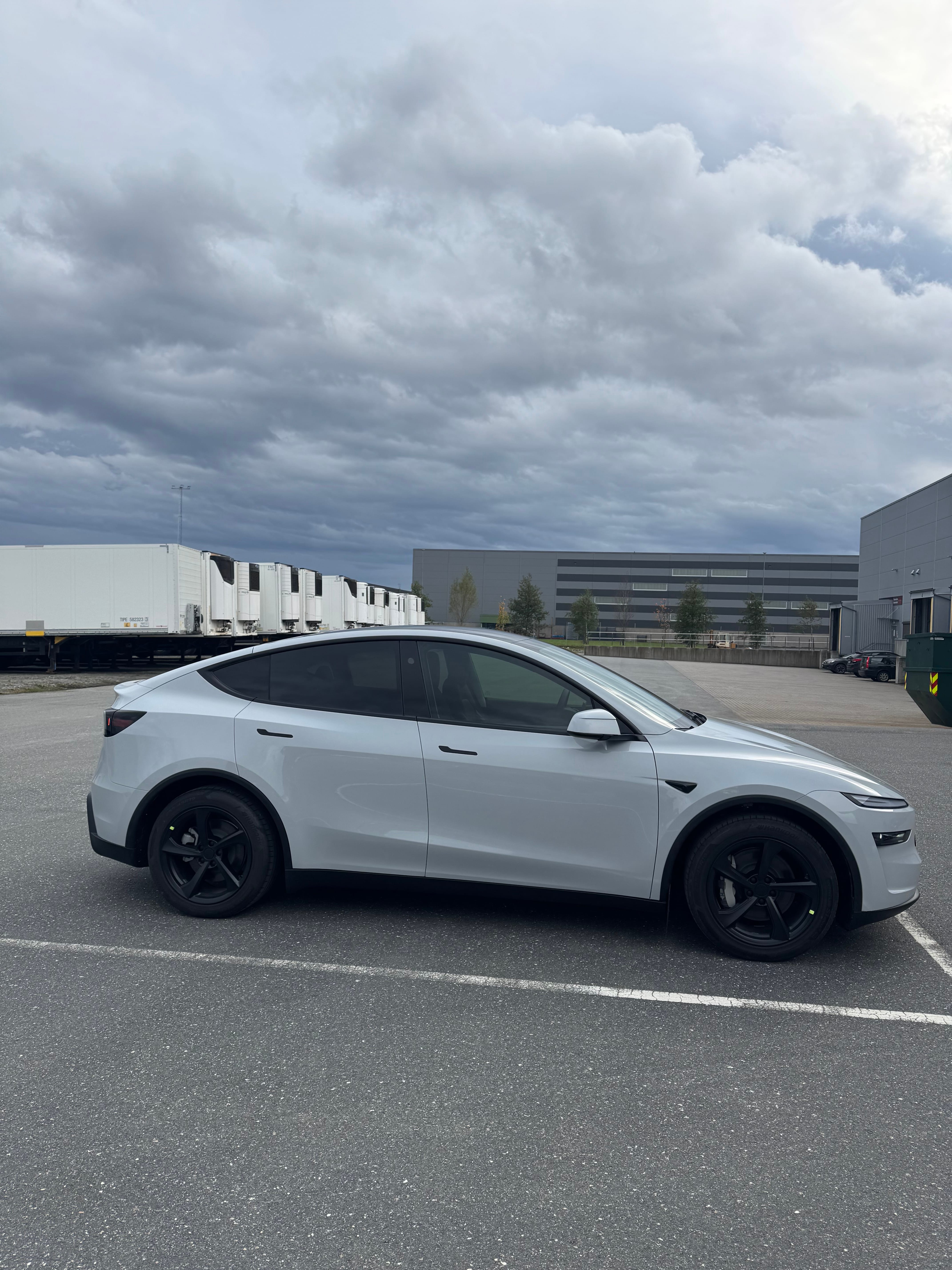 Tesla Model Y Long Range med Aircondition