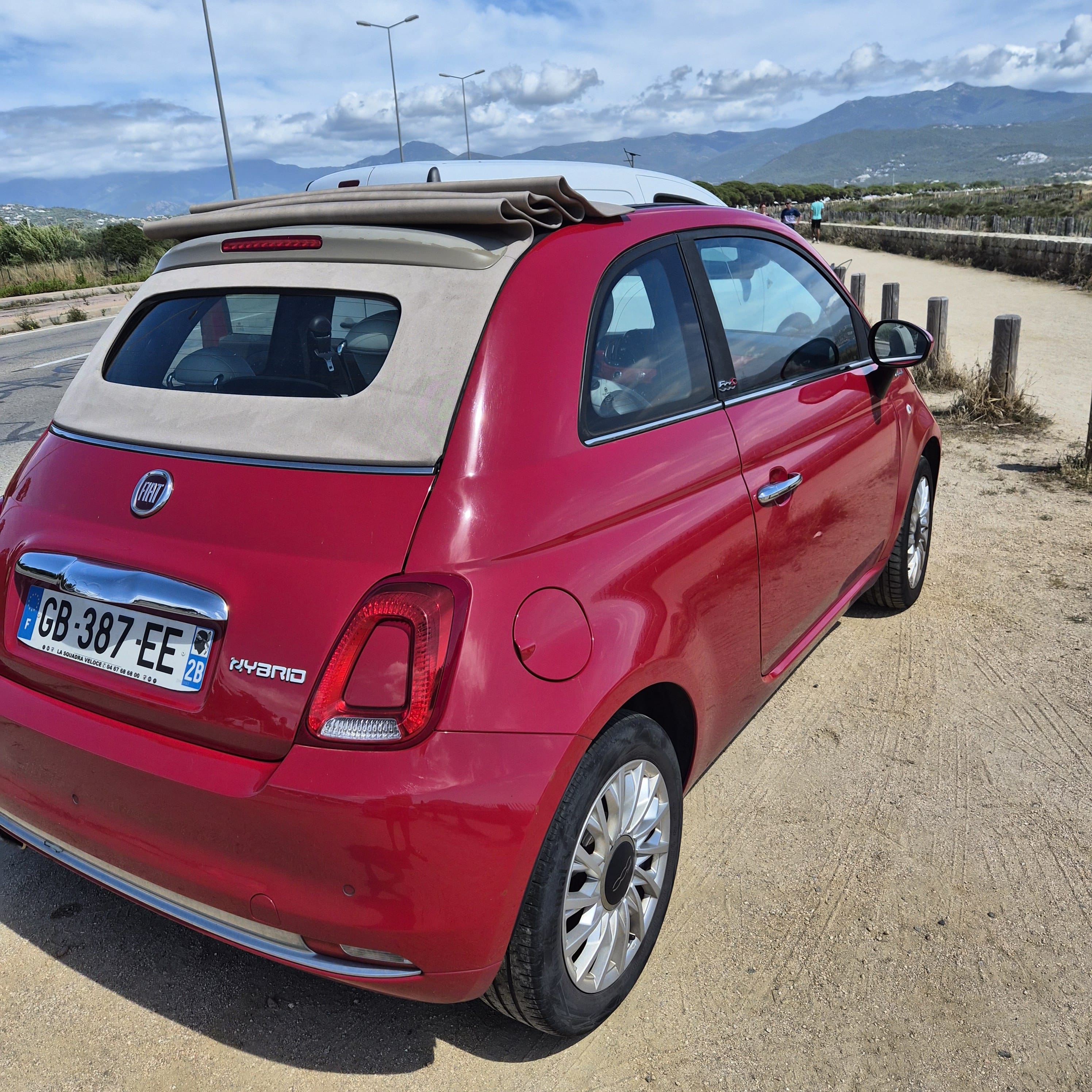 Fiat 500 C Hybride Cabriolet with Backup camera