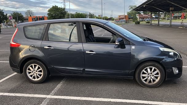 Renault Grand Scénic (Réf AV949) 1.9 dci 130 cv / 7 places / Pessac et aéroport de Bordeaux avec Climatisation