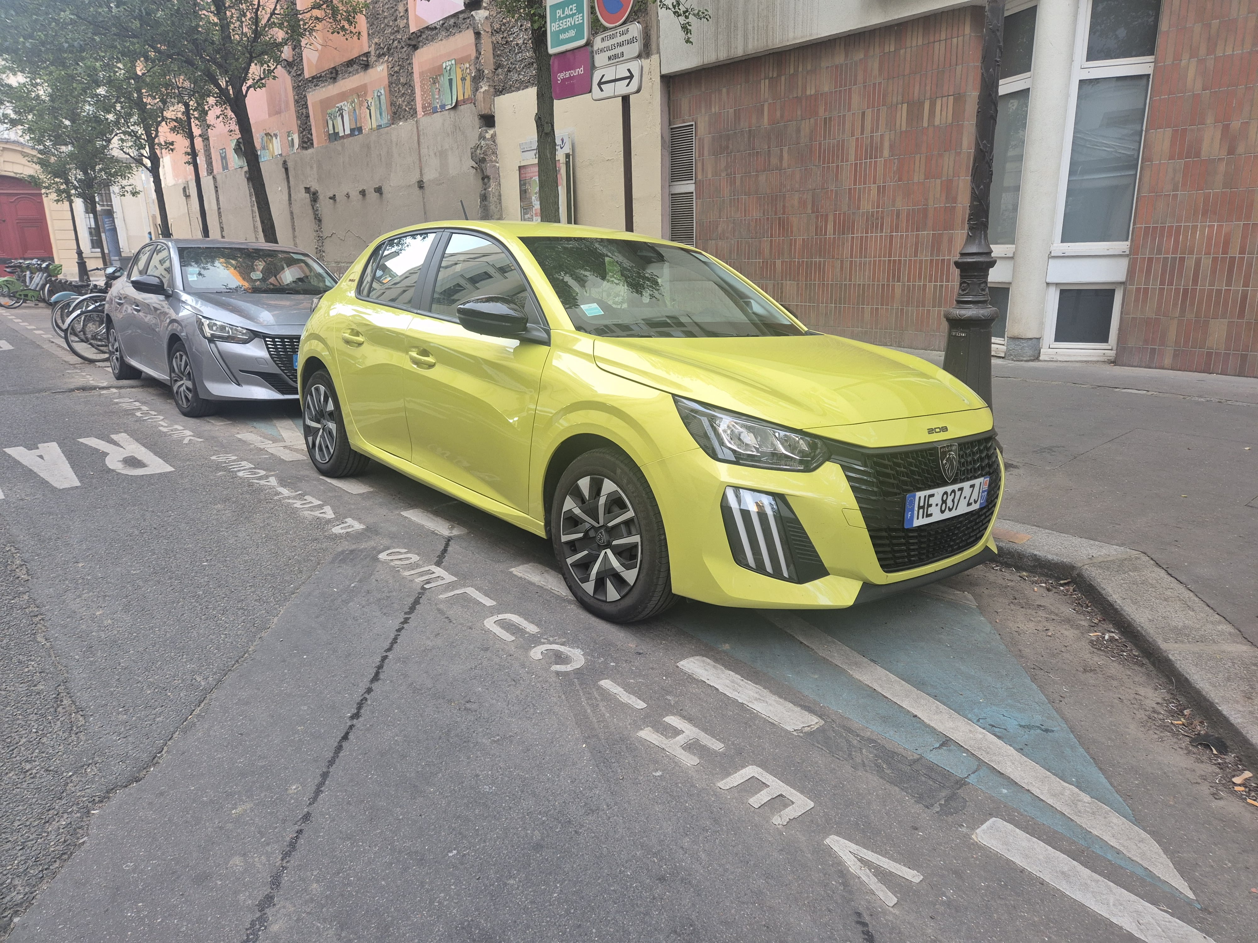 Peugeot 208, 2025, Essence 95