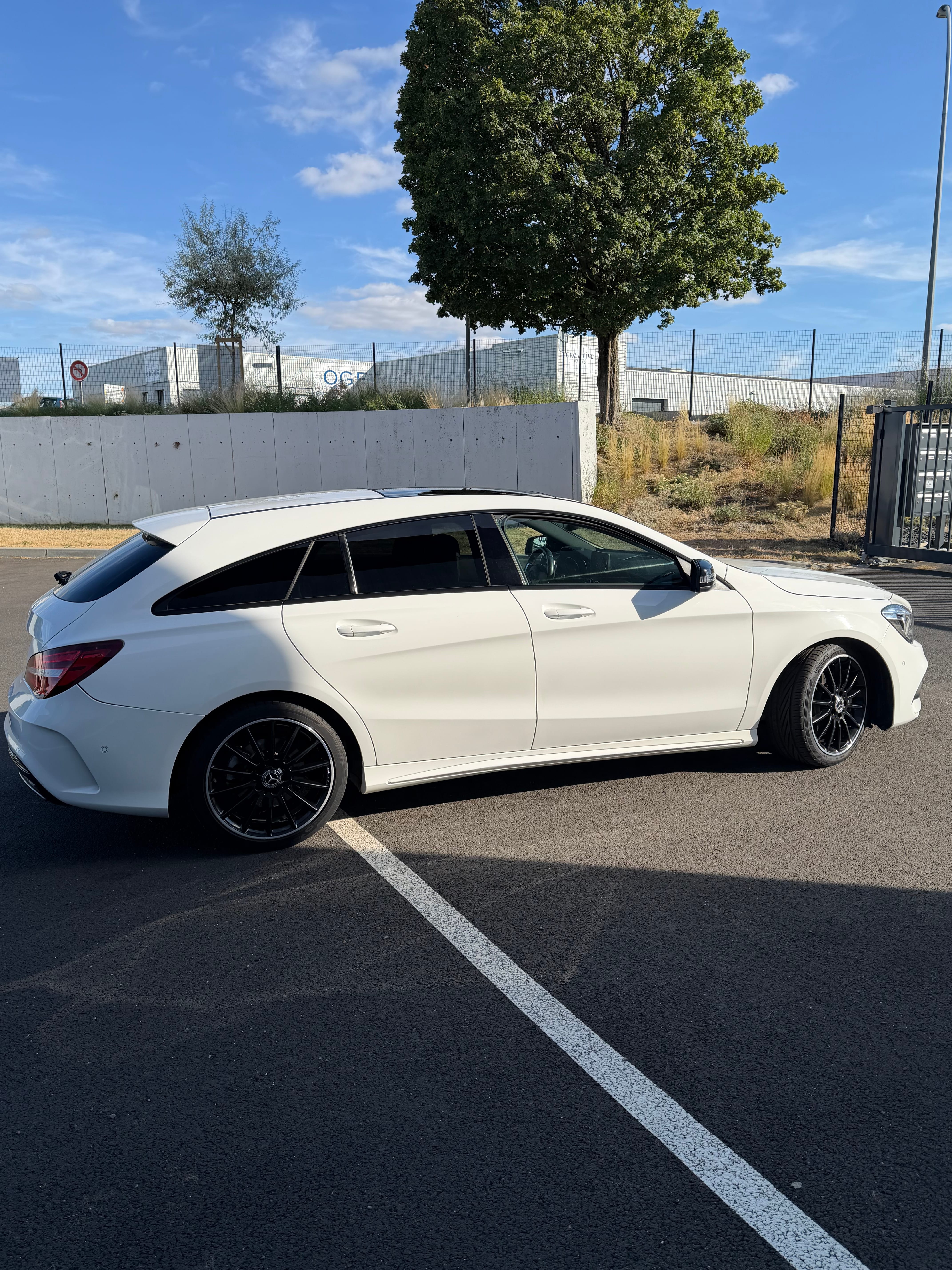 Mercedes-Benz Classe CLA Shooting Break avec Climatisation