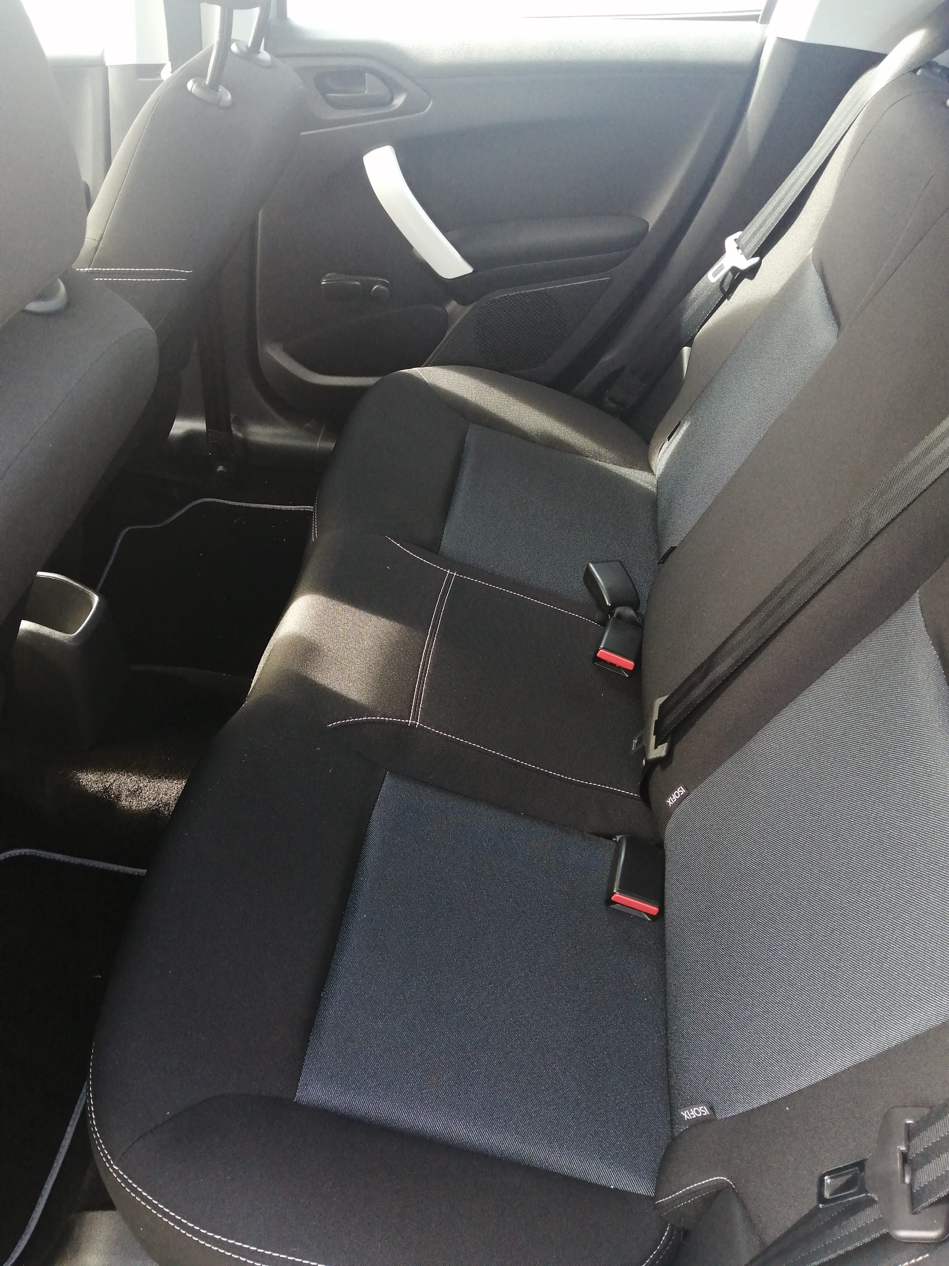 Peugeot 208 avec Porte-vélos