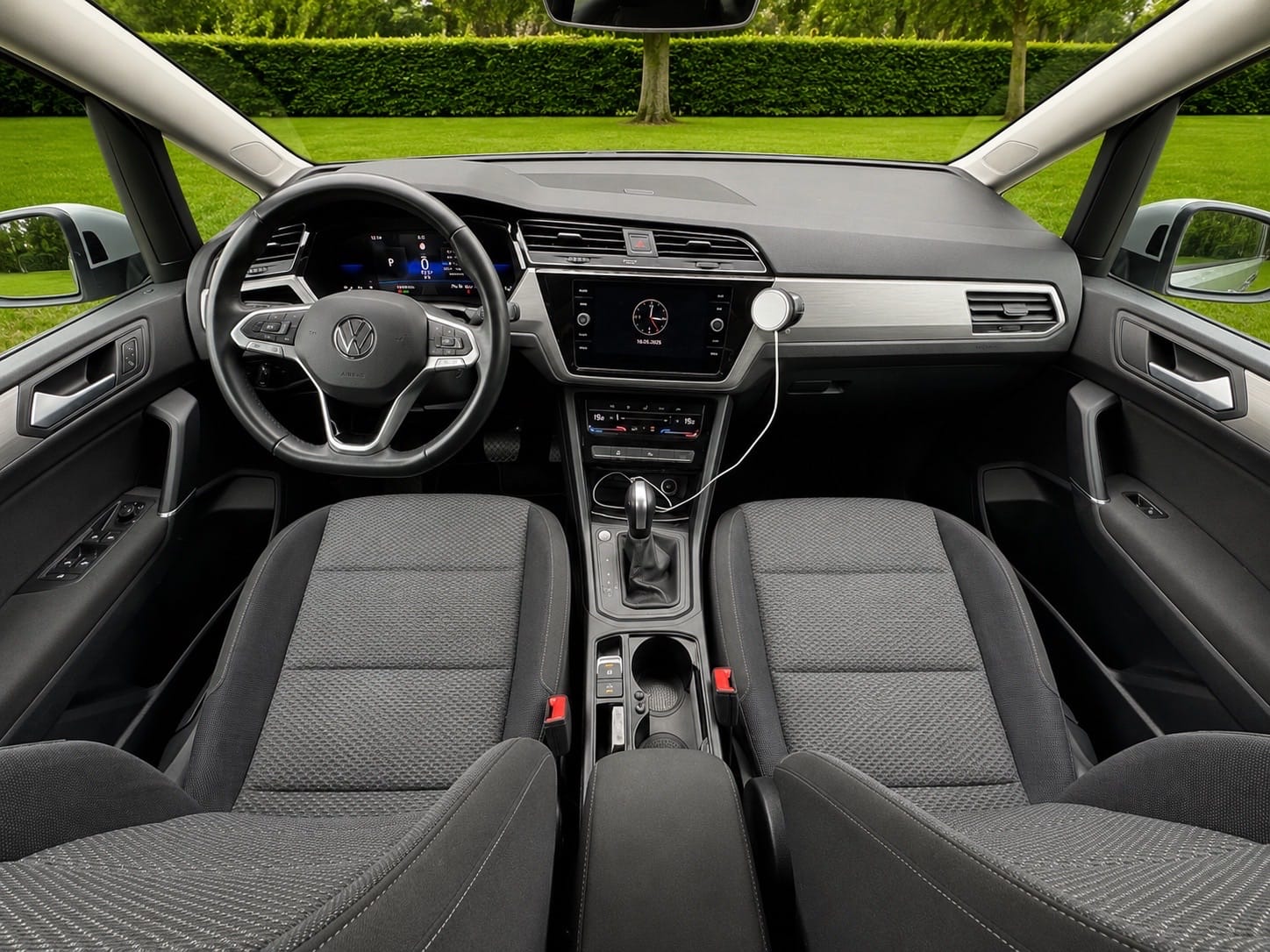 Volkswagen Touran with Baby seat