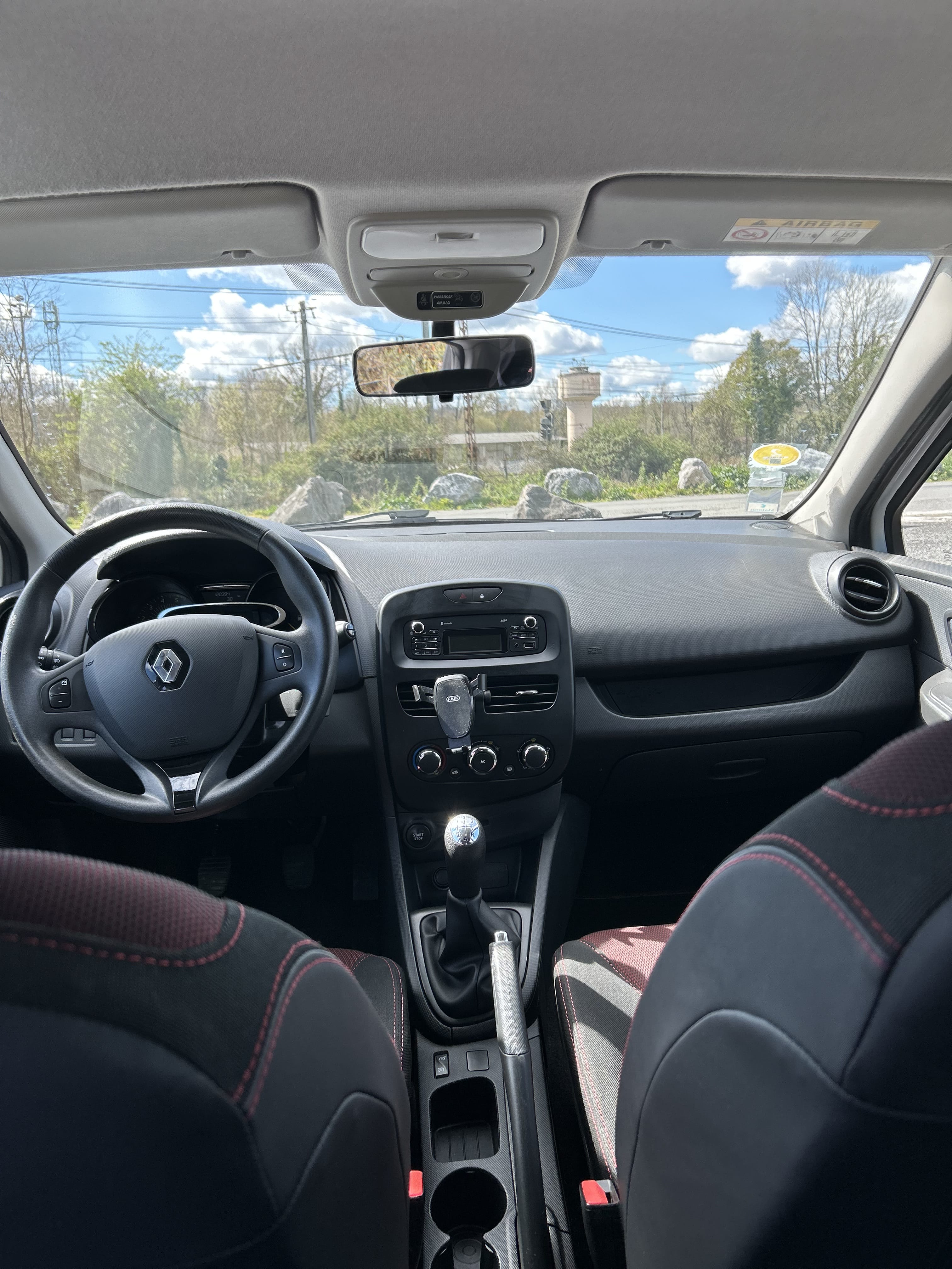 Renault Clio avec Siège bébé