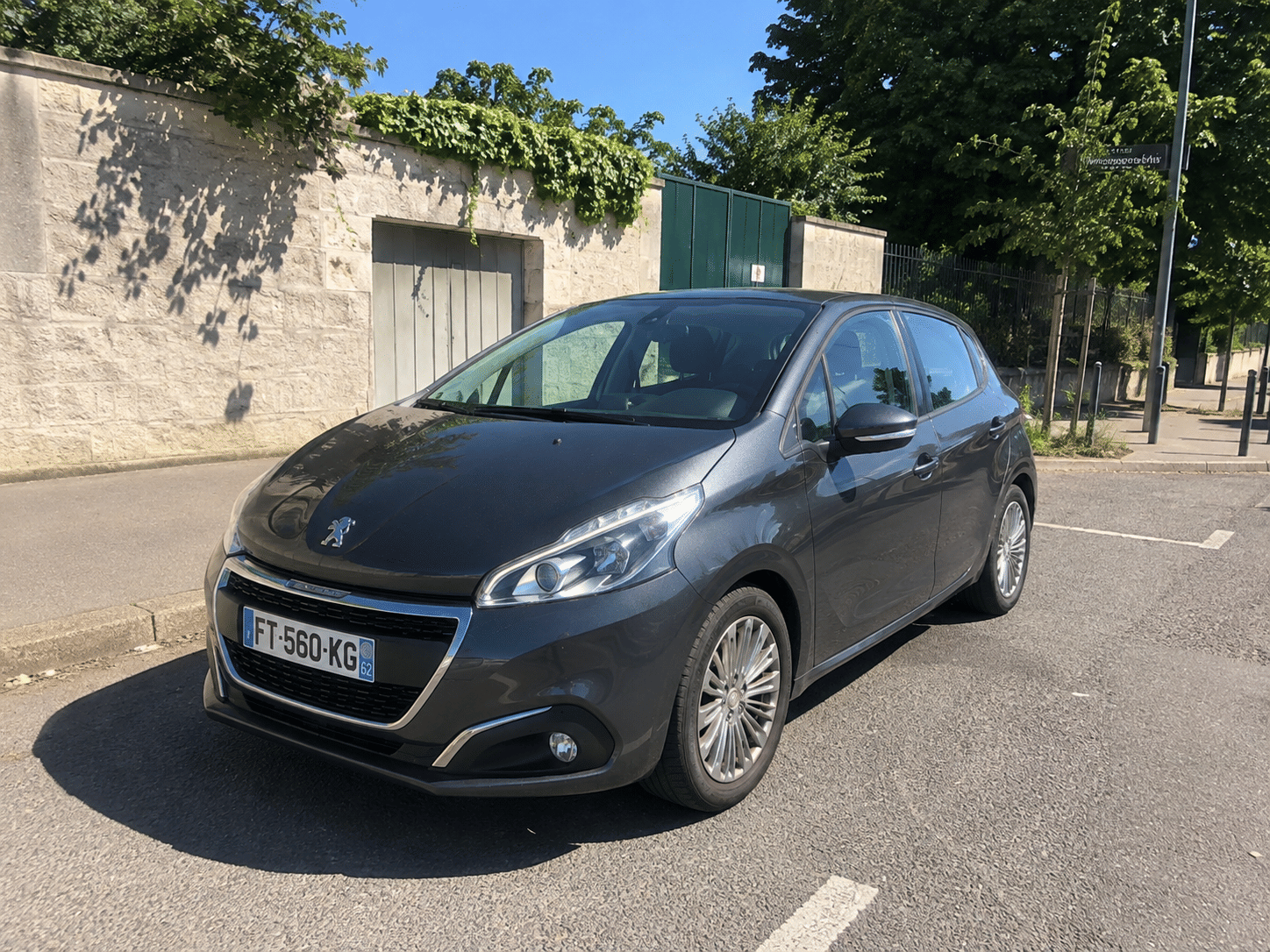 Peugeot 208 Allure 110ch avec Apple CarPlay