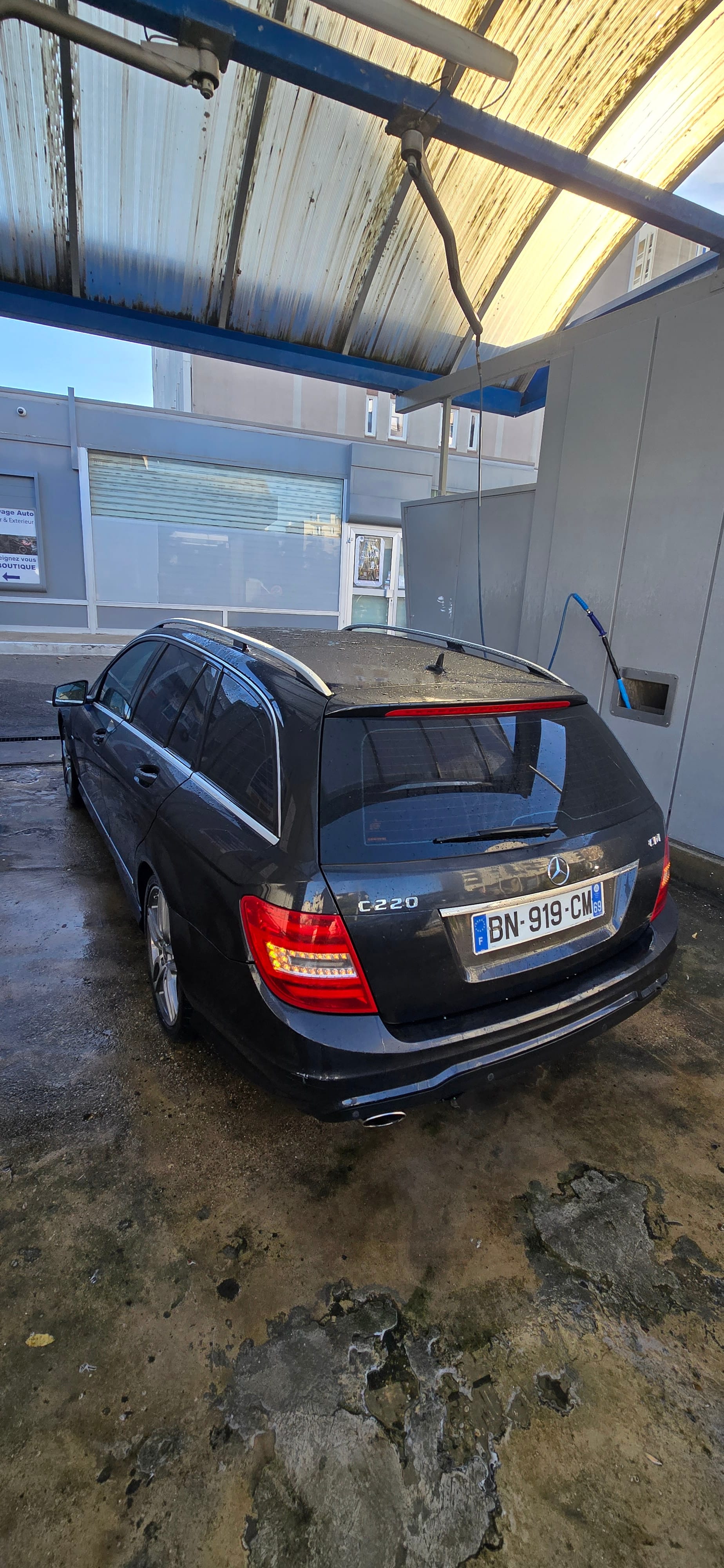 Mercedes-Benz Classe C Break mit Navigationsgerät
