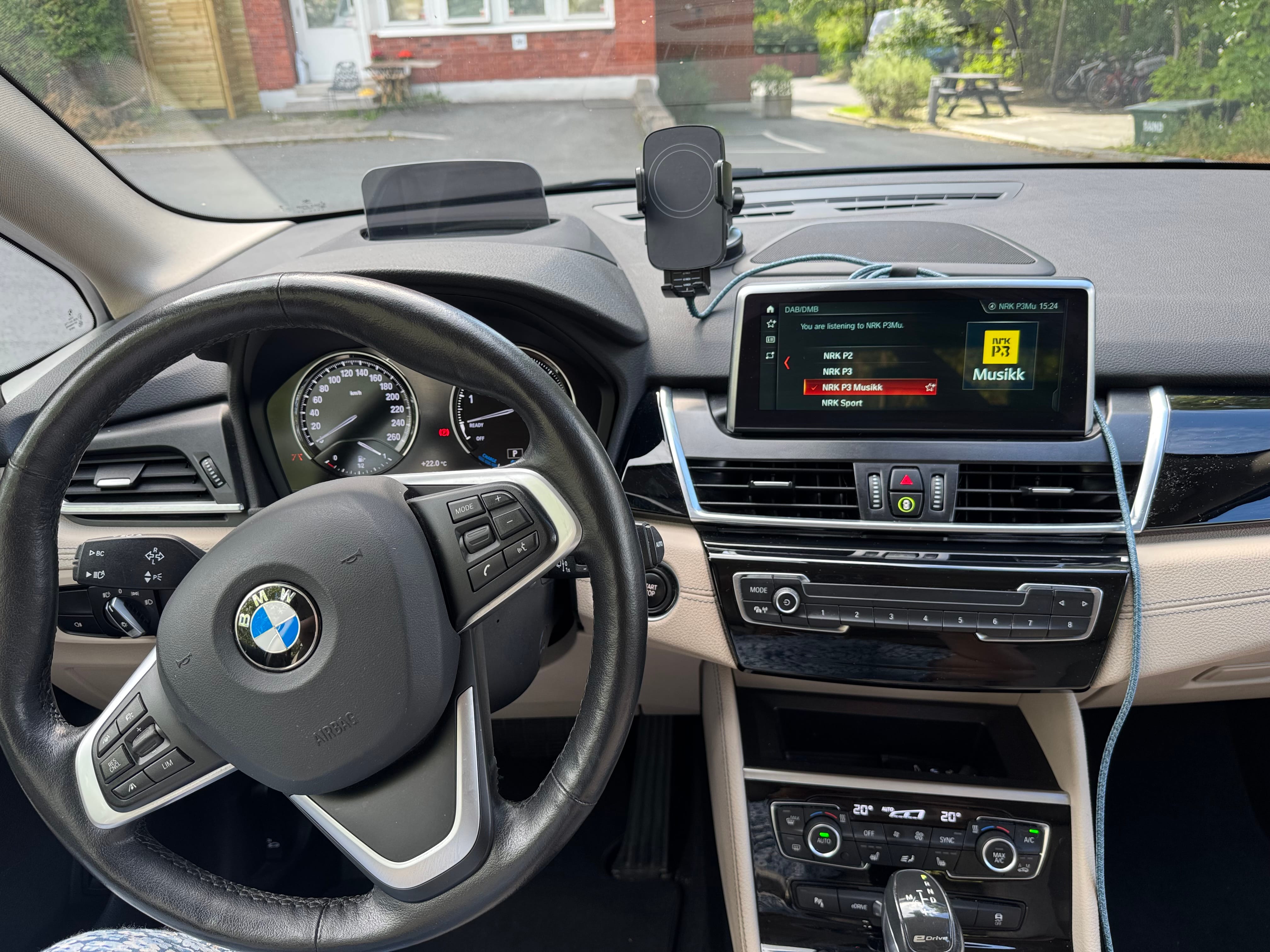 BMW 220d xDrive Active Tourer F45 med Bluetooth audio