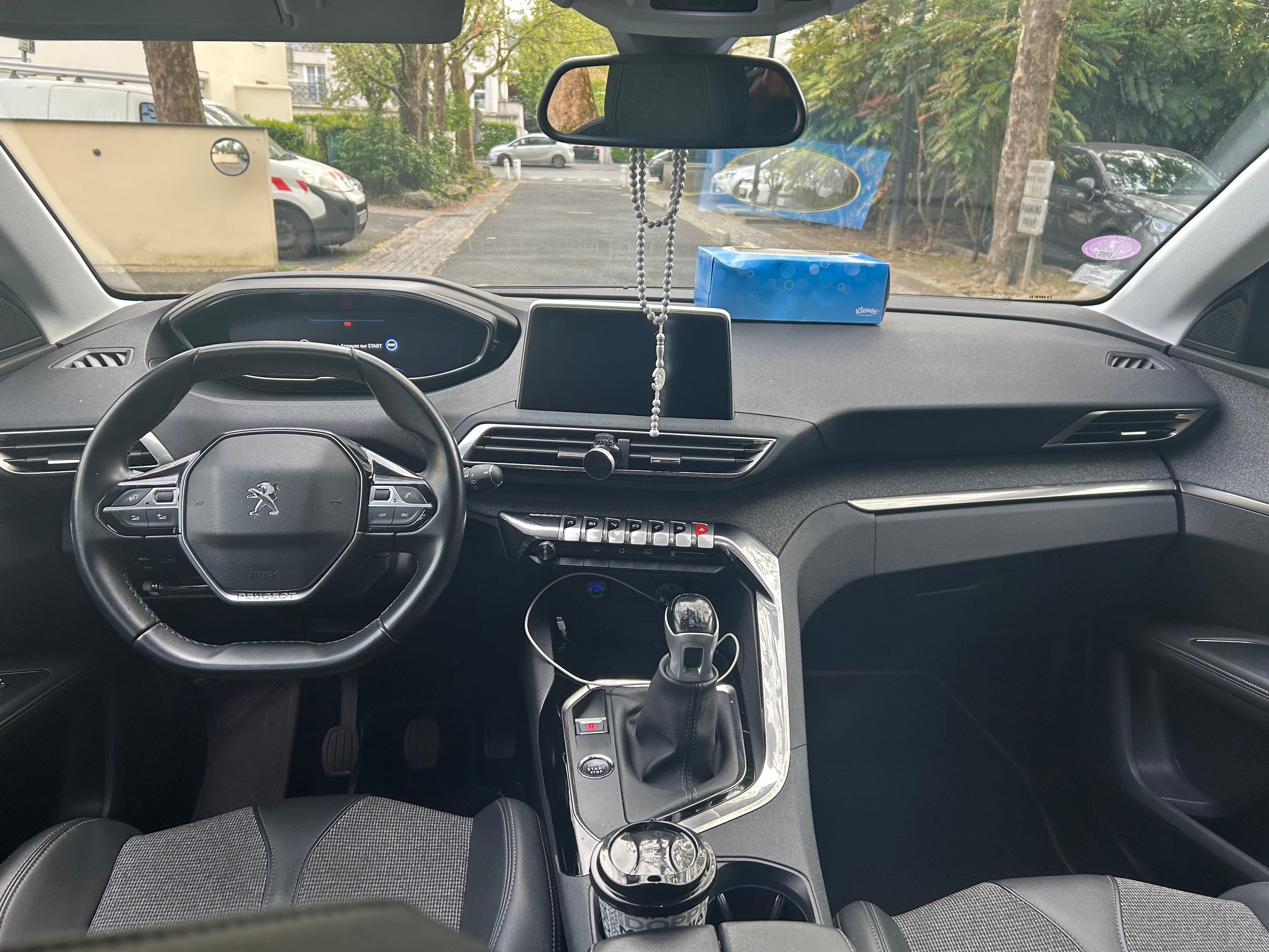 Peugeot 5008 avec Siège bébé