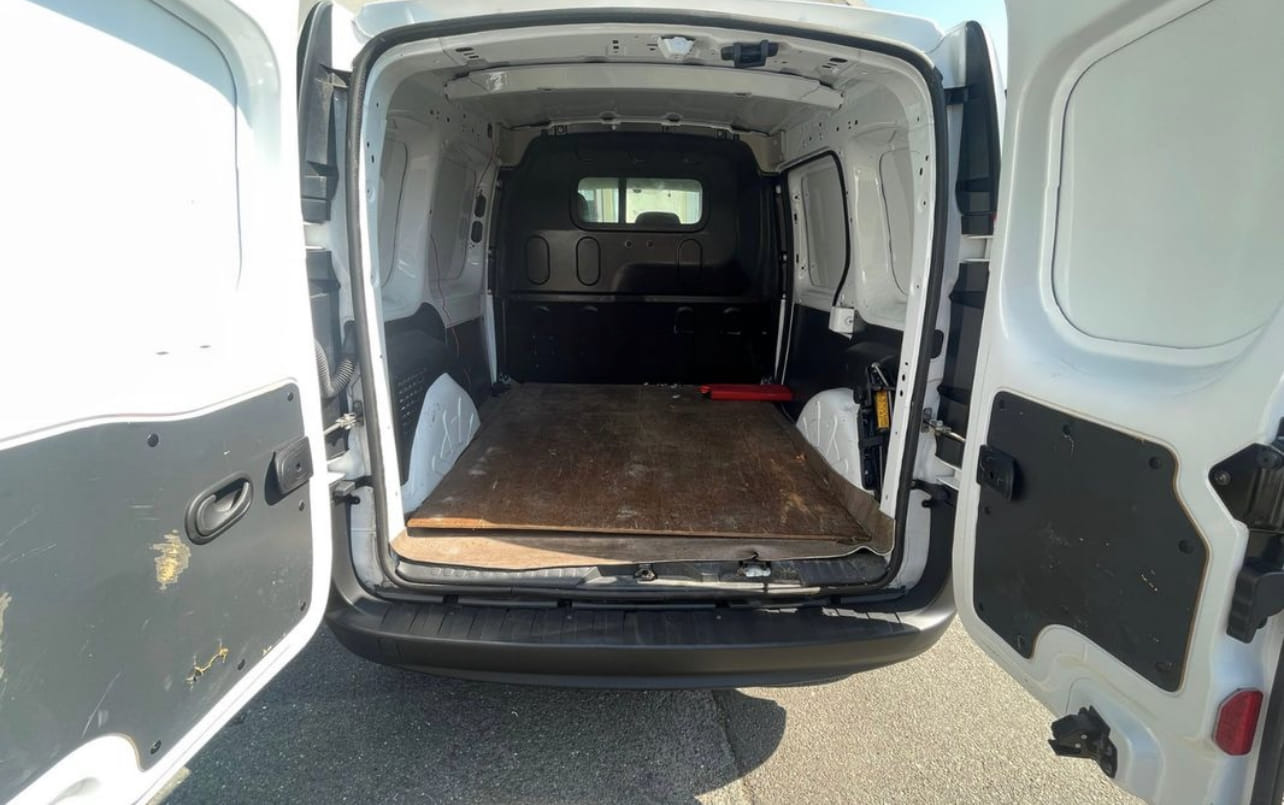 Renault Kangoo avec Entrée audio / iPod
