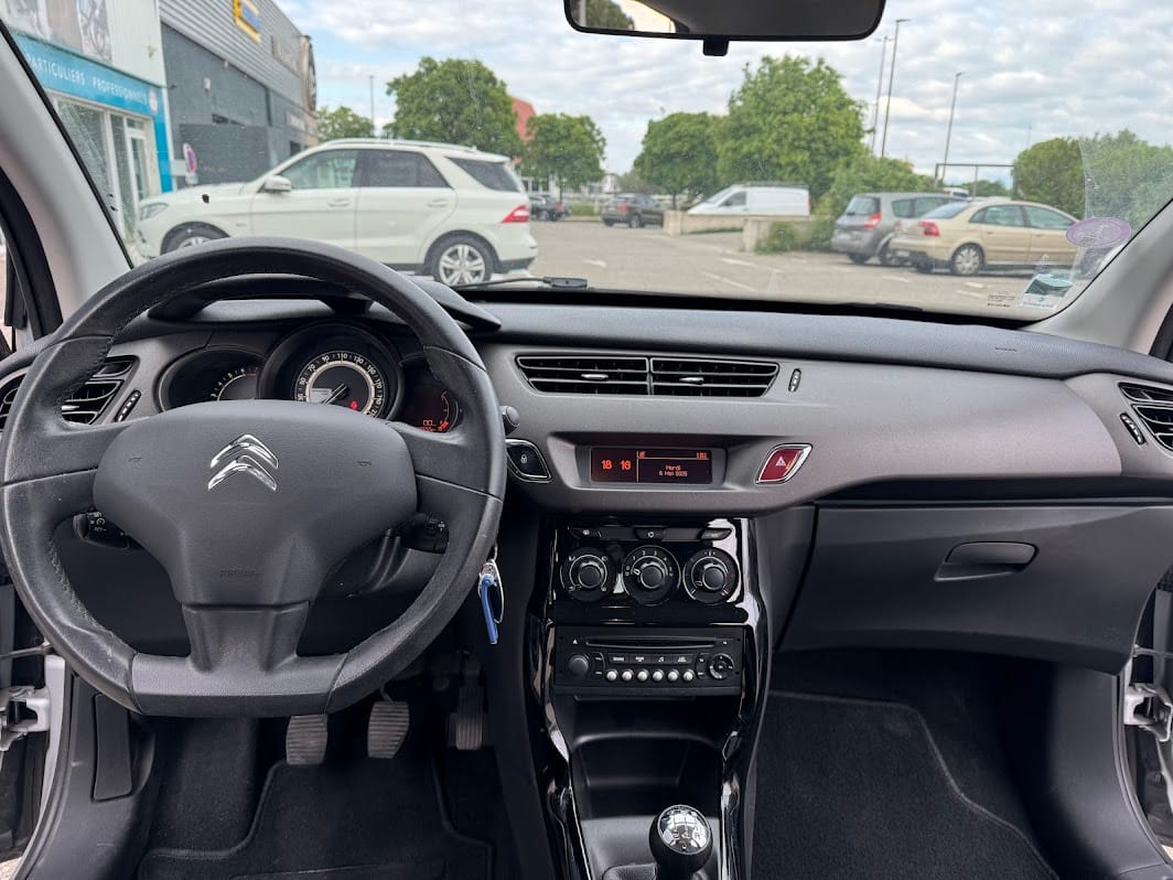 Citroen C3 ess 82CV DP489XT avec Siège bébé