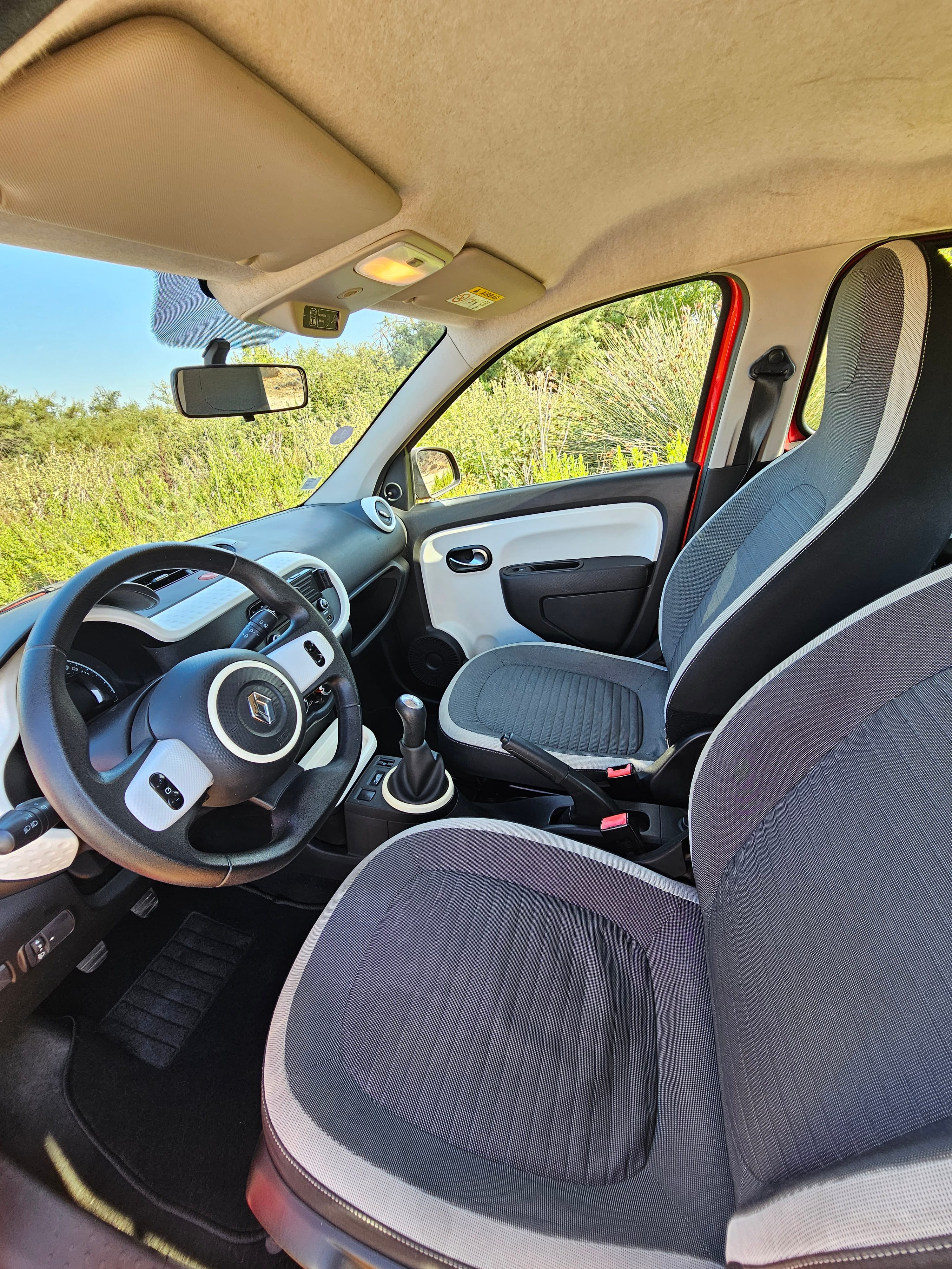 Renault Twingo III 1.0 SCE 70 avec Audio Bluetooth