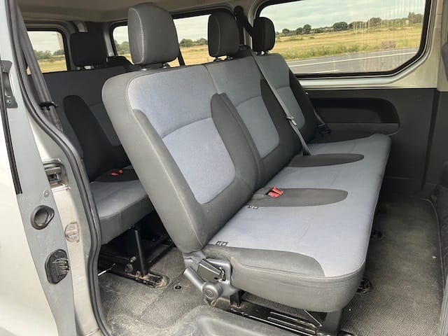 Opel Vivaro Combi avec Audio Bluetooth