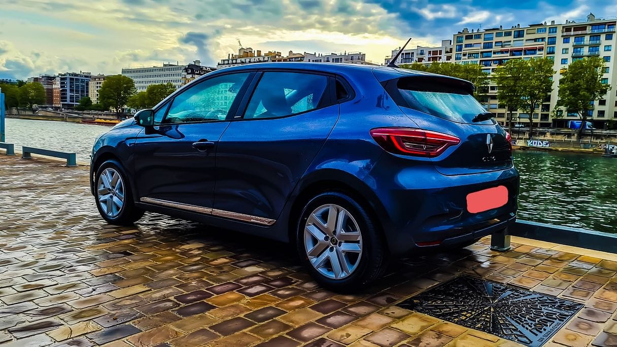 Renault Clio E-tech (FY044) 140ch Boite Auto (Clim, Régulateur, Bluetooth, USB, Connectivité smartphone, ..) # avec GPS