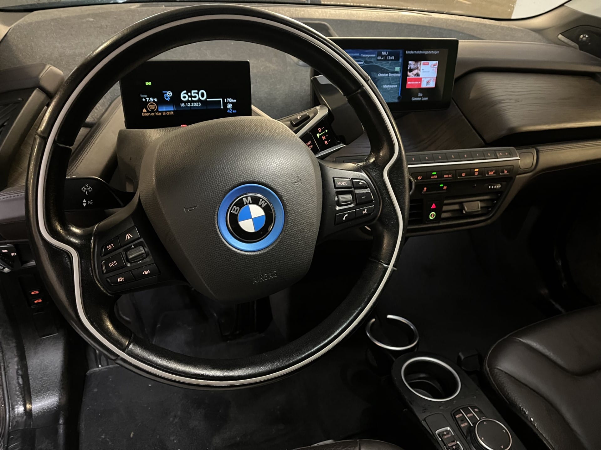 BMW i3 Fully Charged, 94 AH, NEDC 300 KM med Cruisekontroll