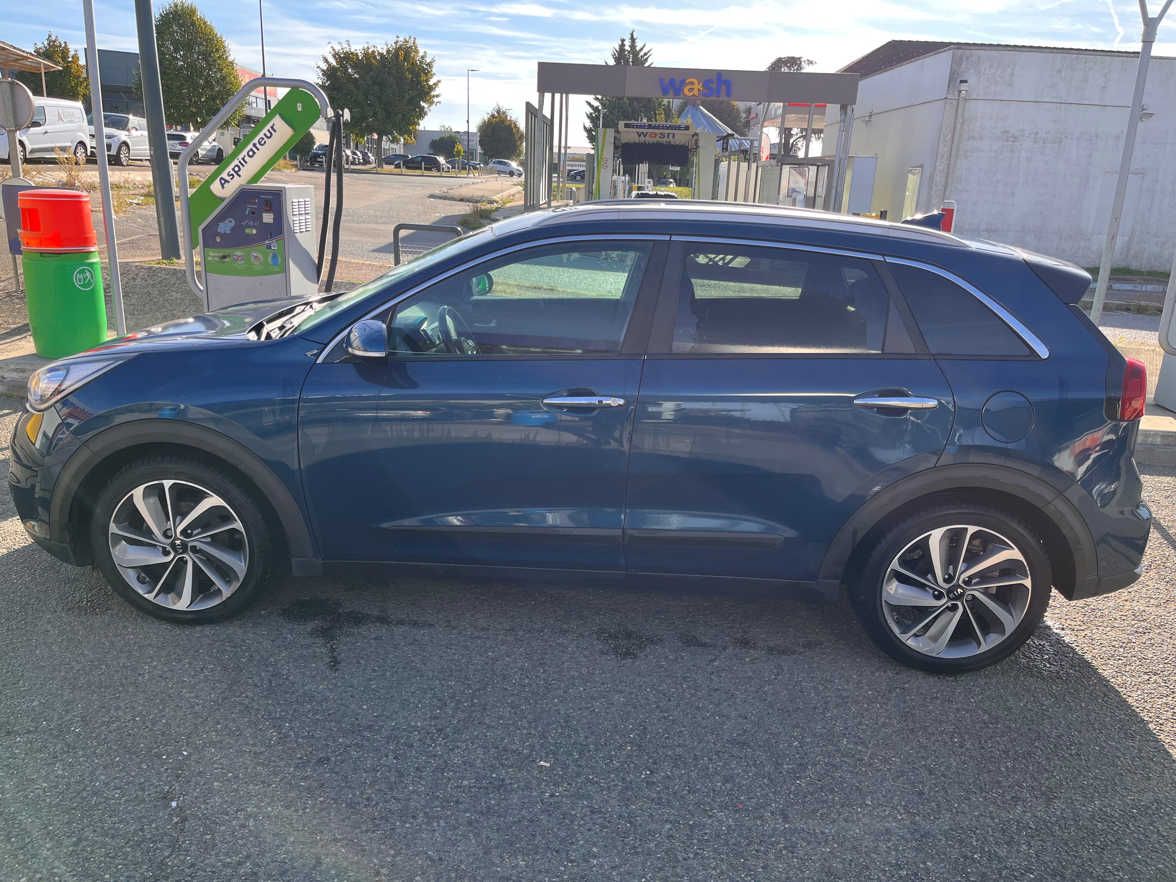 Kia Niro Hybride, 2016, Essence 95 / Électrique (hybride), automatique