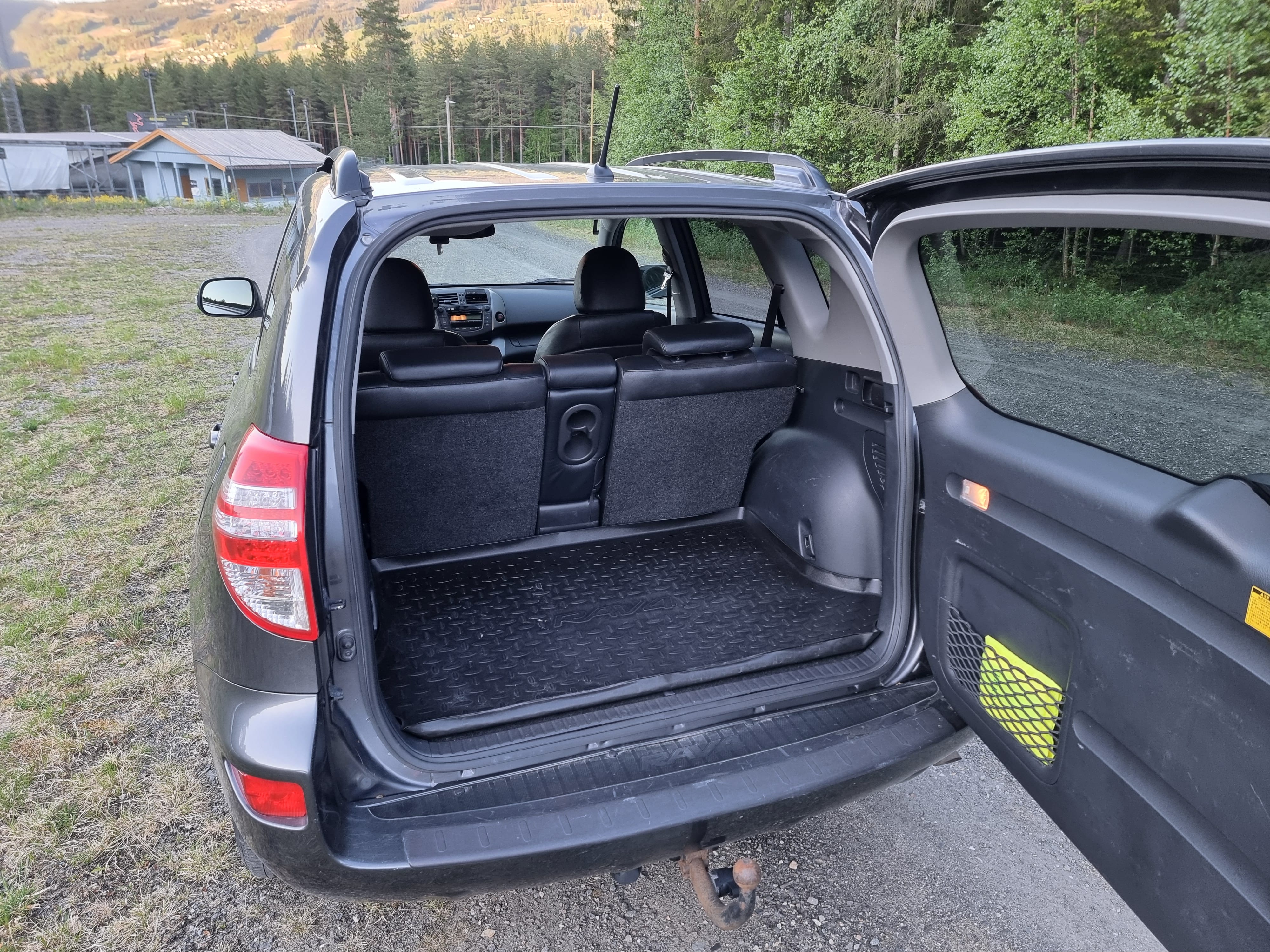 Toyota RAV4 2.2 D4D 4x4 med Lydinngang