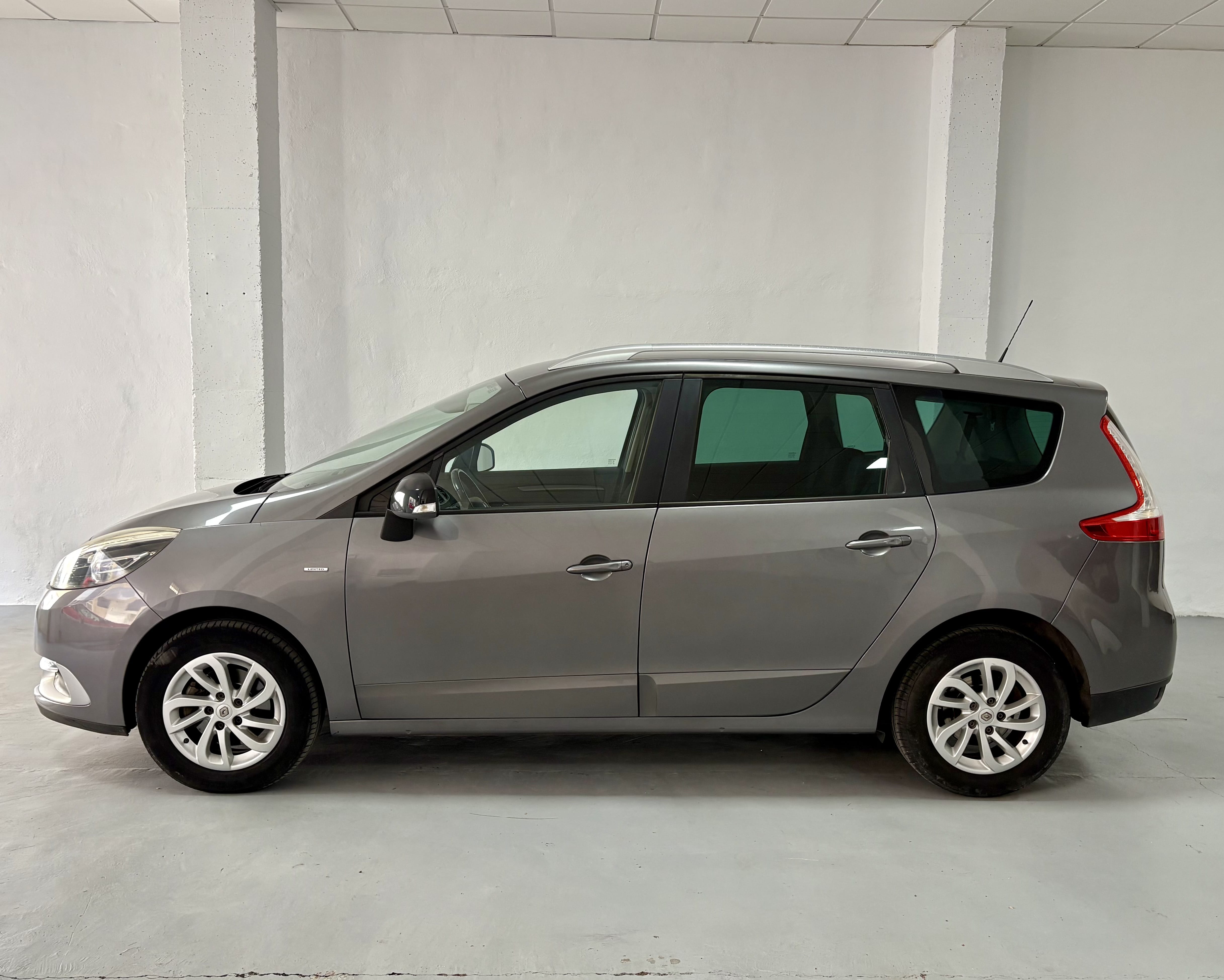 Renault Grand Scenic con Aire acondicionado