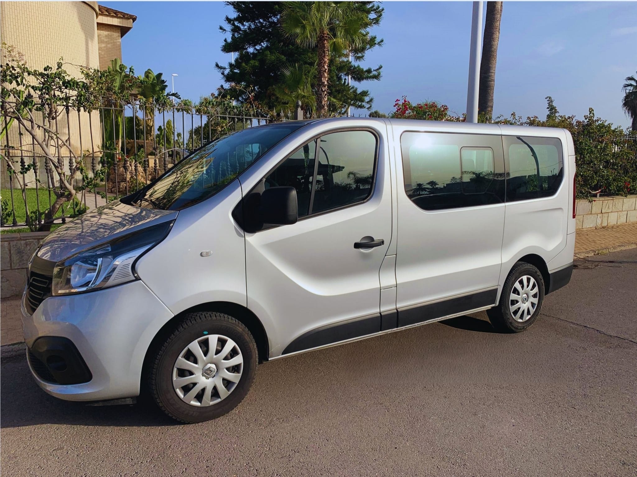 Renault Trafic 1.6 DIESEL 9 ASIENTOS, 2018, Diesel, 9 plazas y más