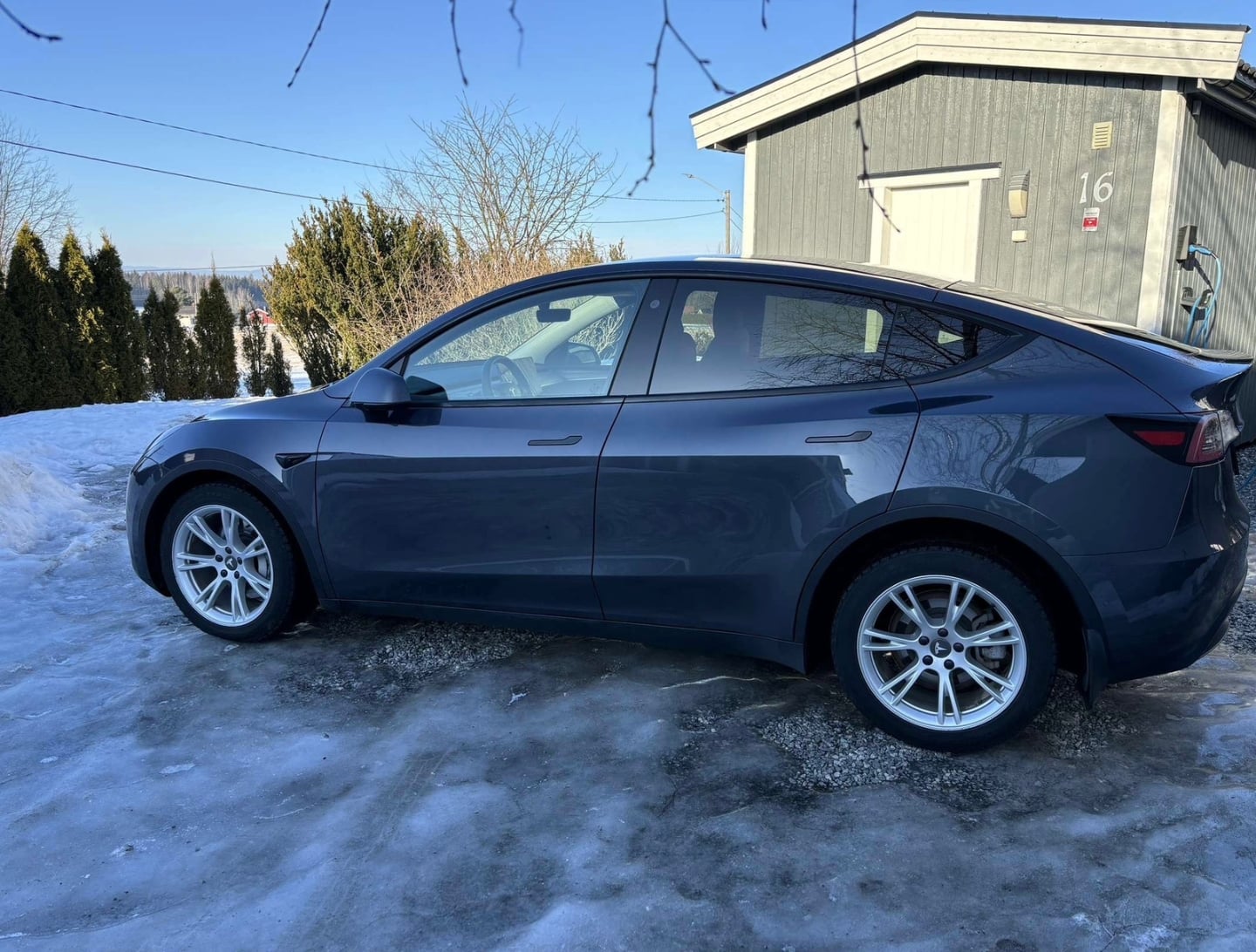 Tesla Model Y Long Range med Aircondition
