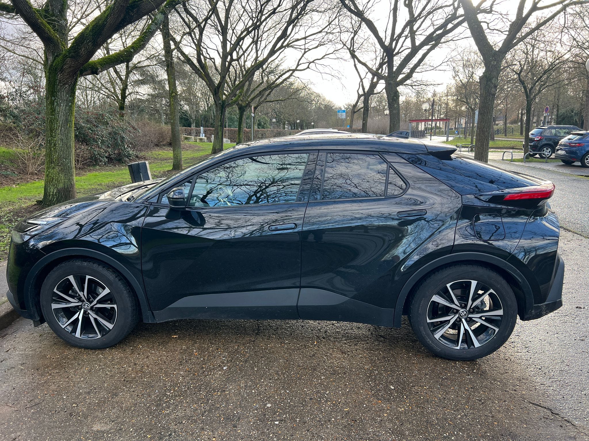 Toyota C-HR Hybrid, 2024, Essence 95, automatic
