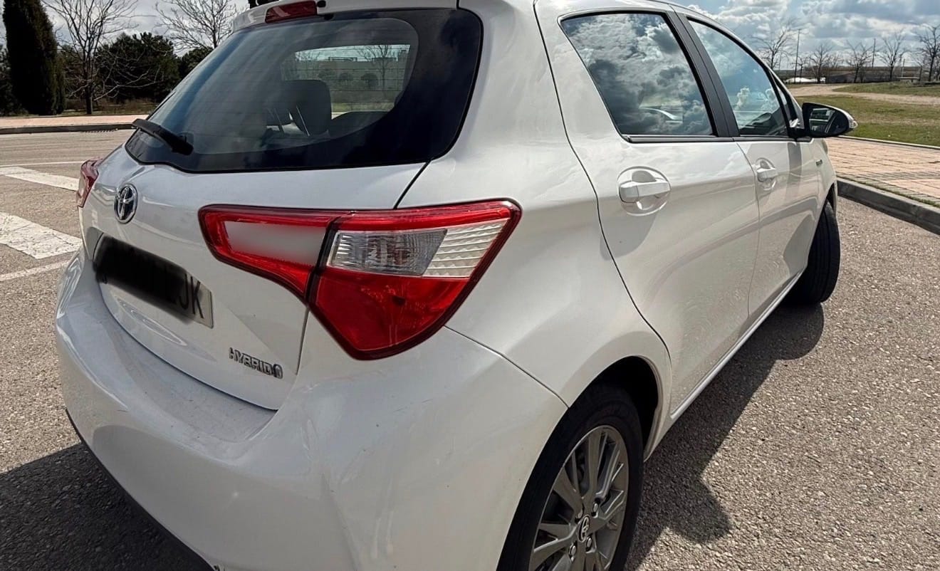 Toyota Yaris con Aire acondicionado