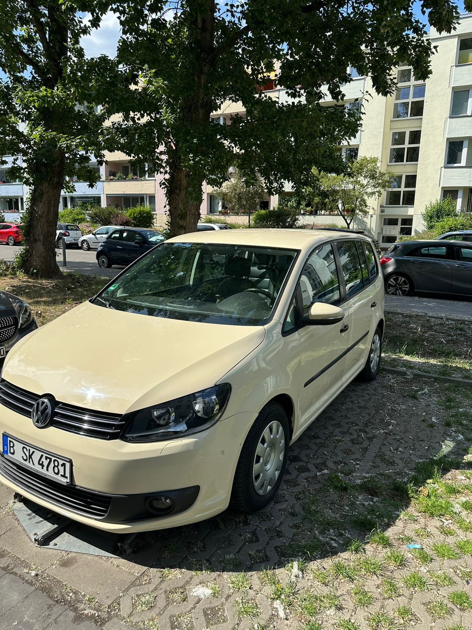 Volkswagen Touran, 2014, Diesel, Automatik, 7 Sitze