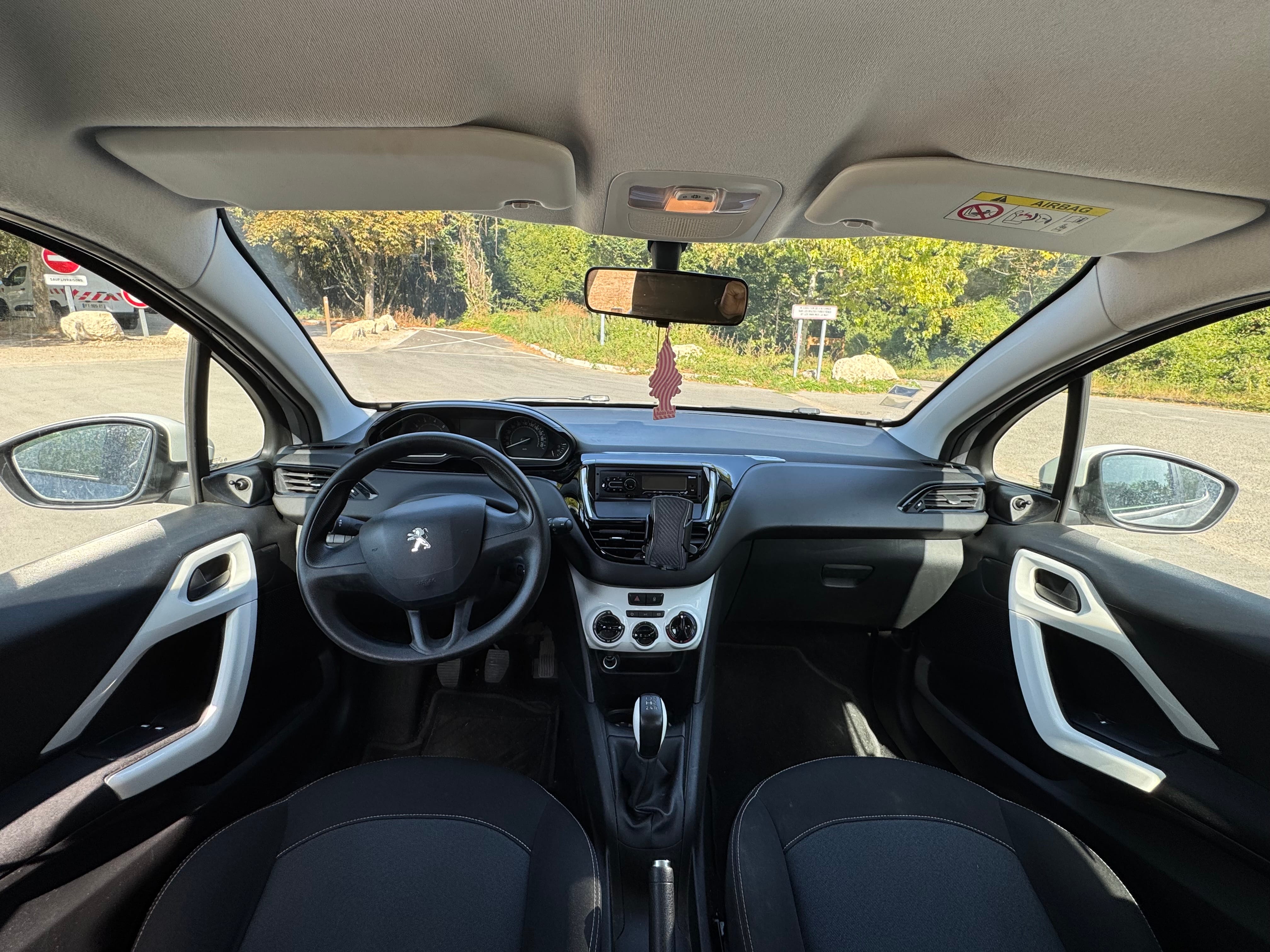 Peugeot 208 1,2 68 cv
