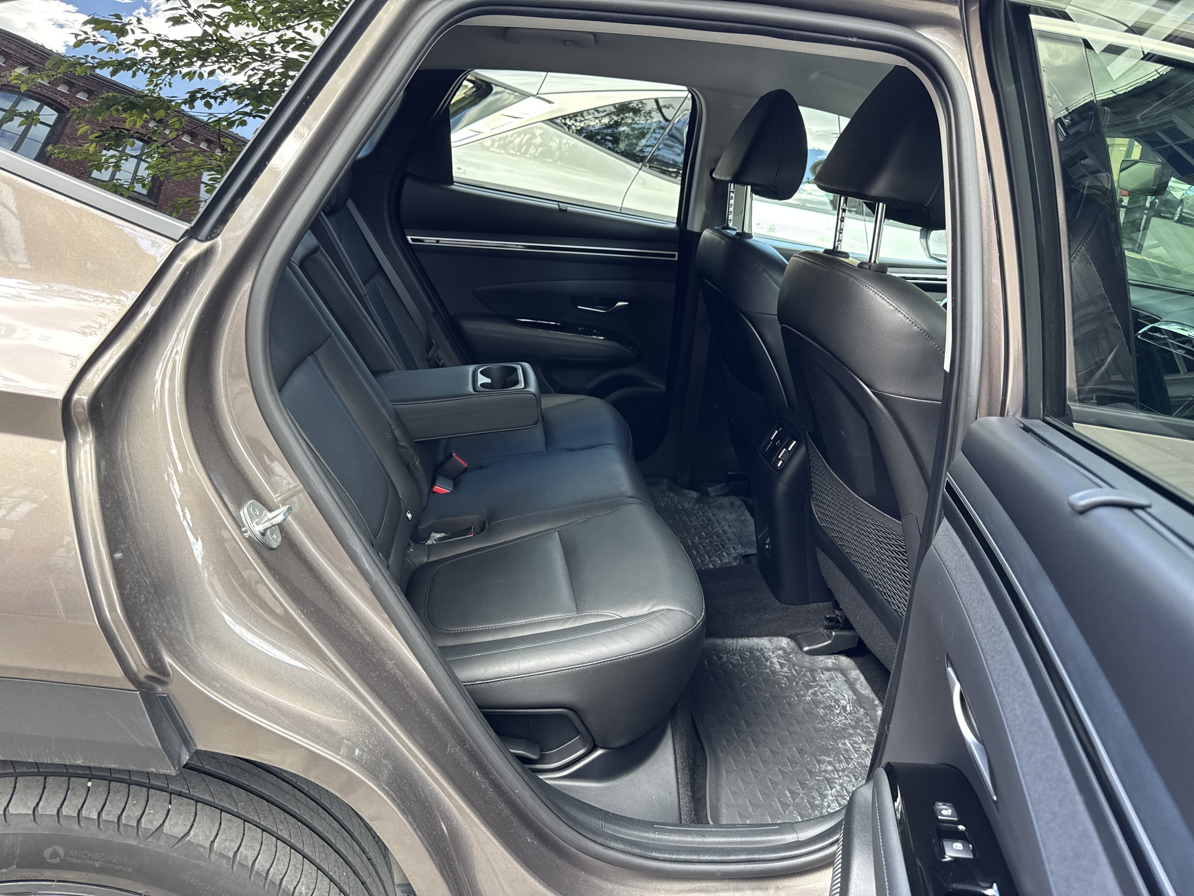 Hyundai Tucson Hybrid Limited with Four-wheel drive