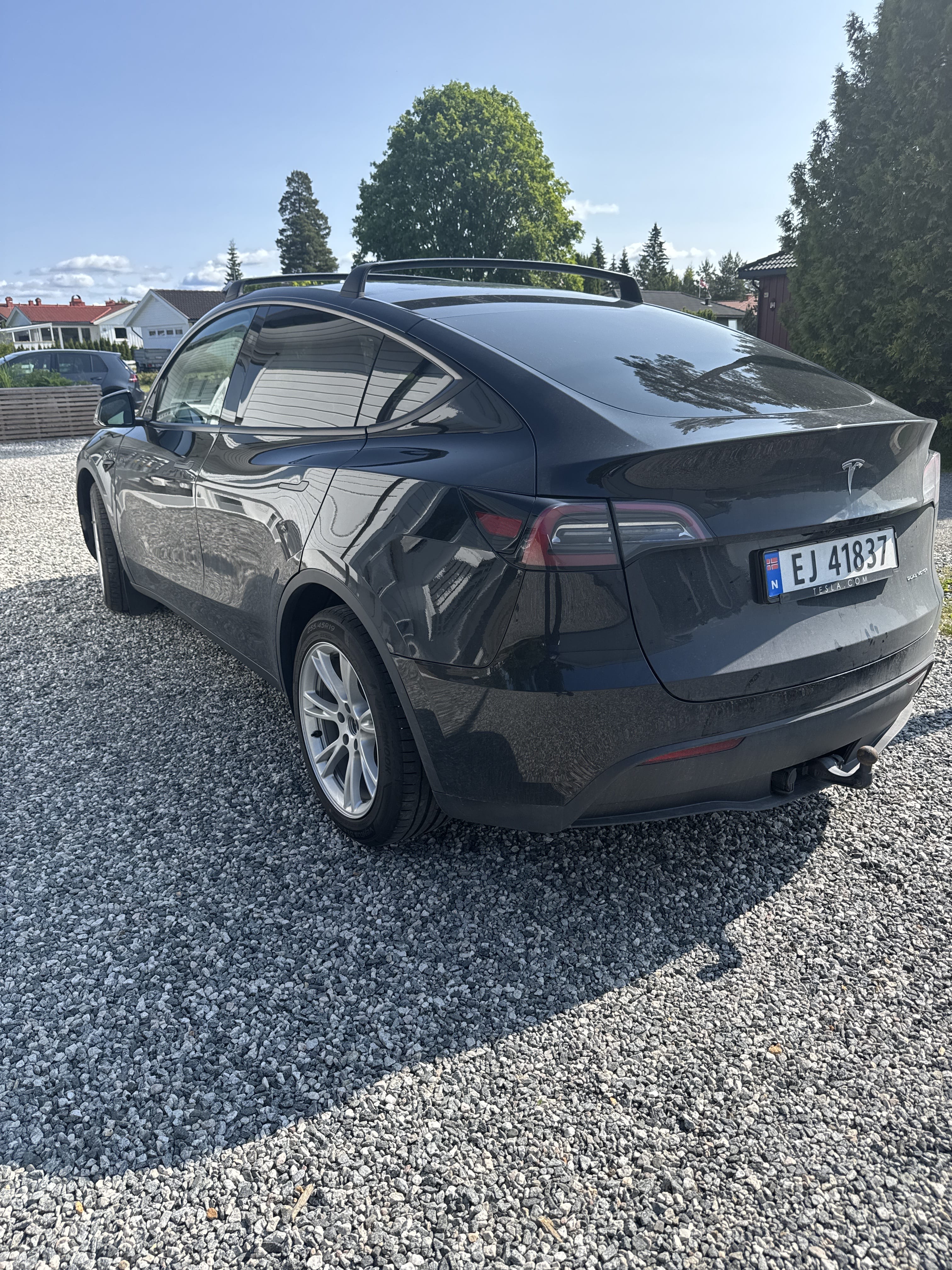 Tesla Model Y Long Range med GPS