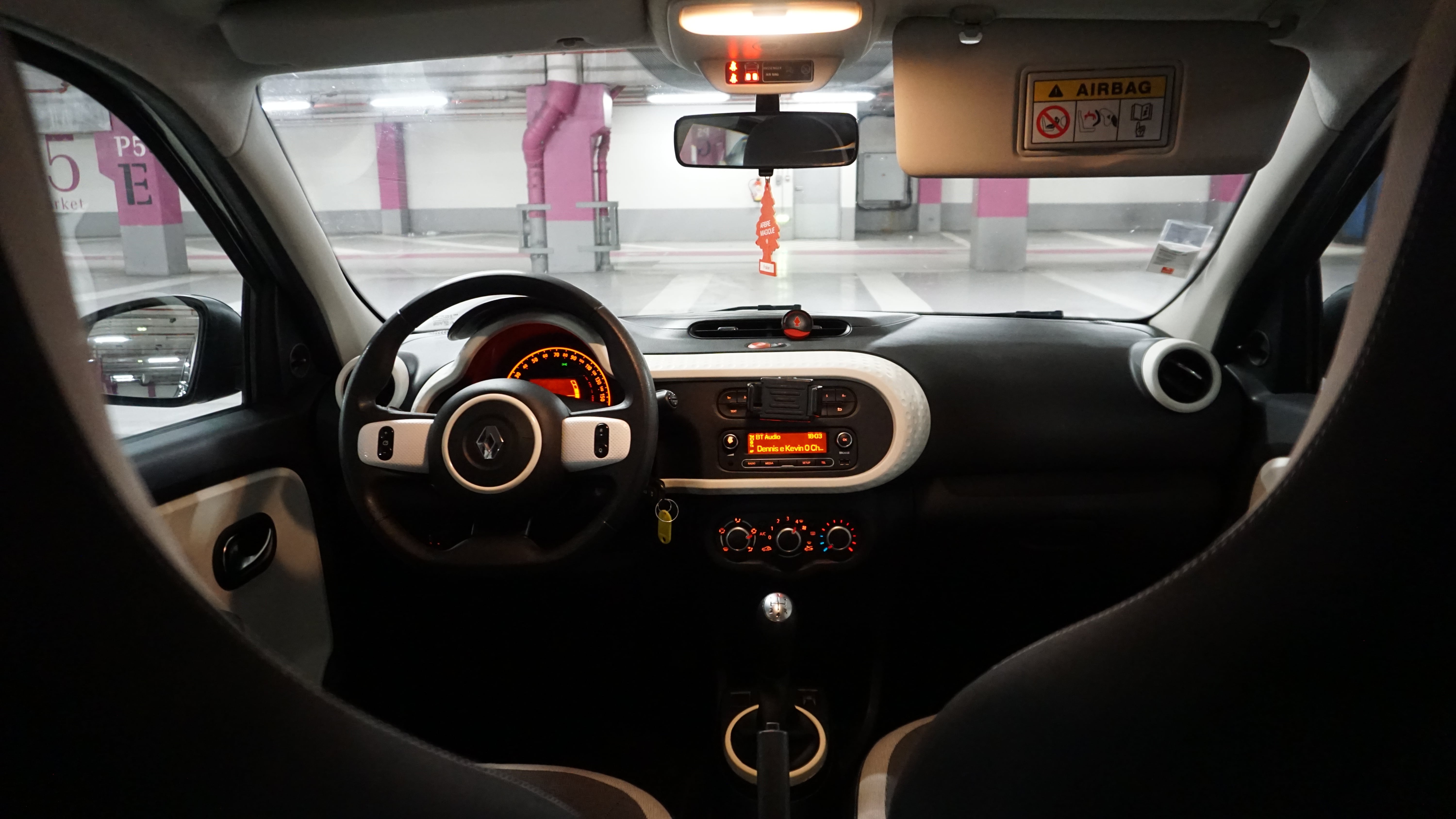 Renault Twingo III avec Siège bébé