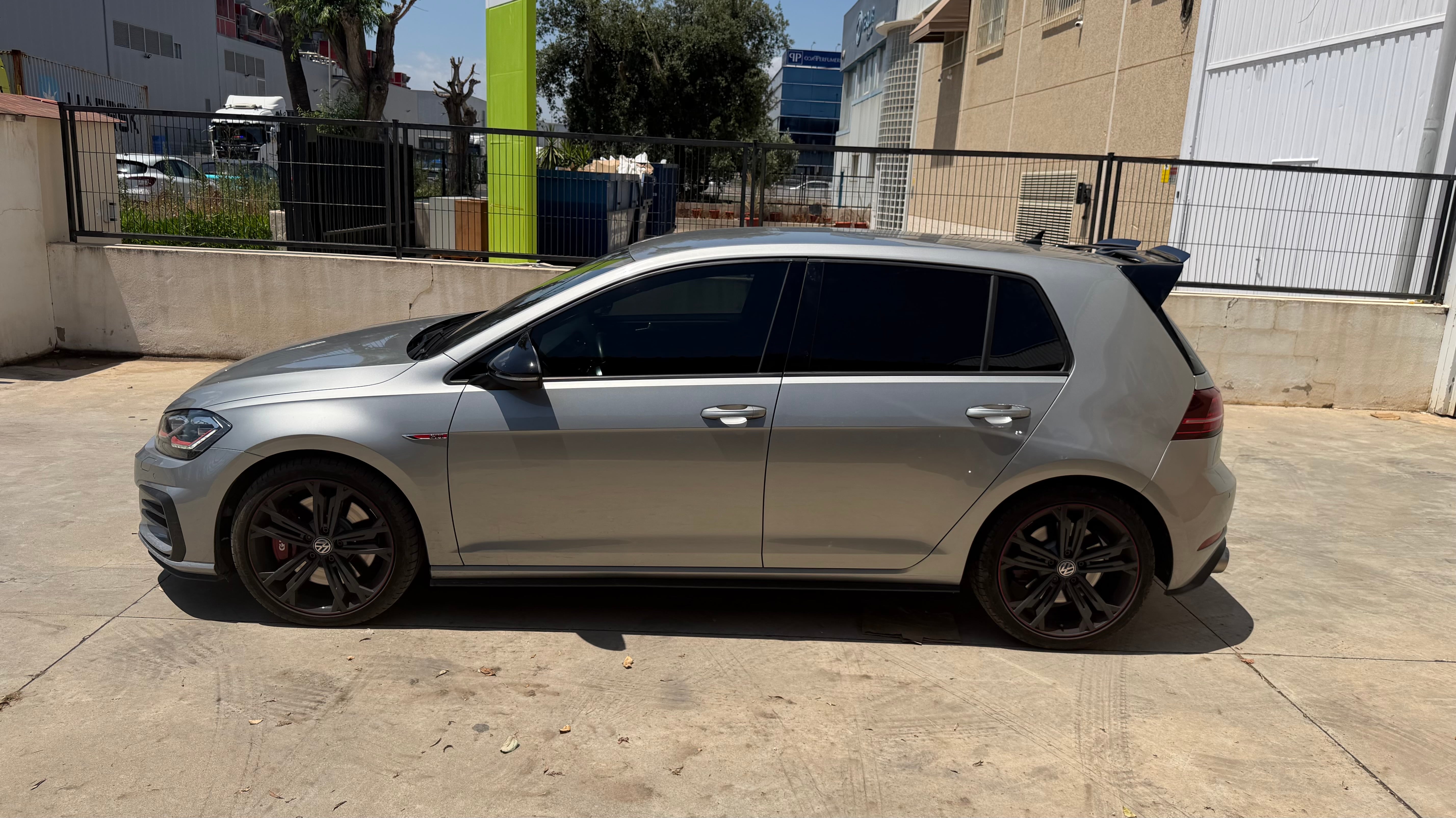 Volkswagen Golf GTI 245cv con Aire acondicionado
