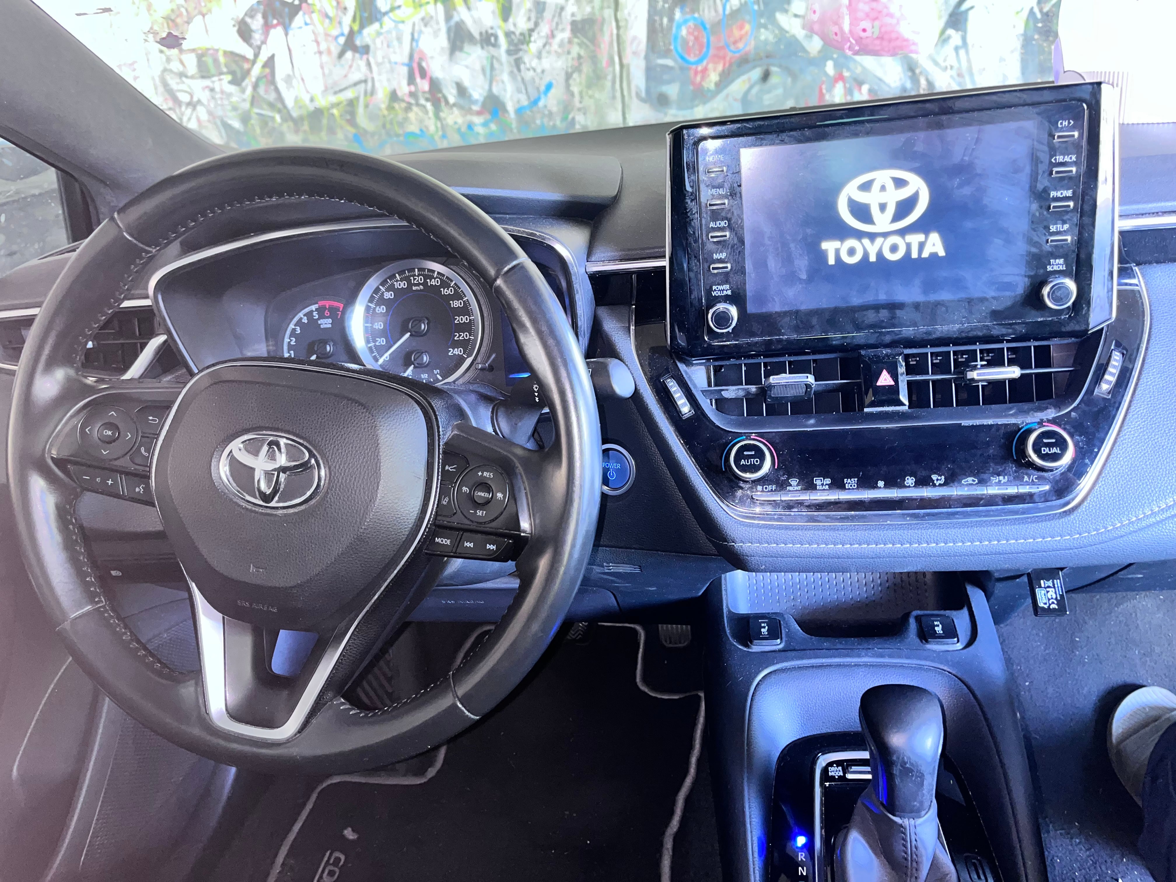 Toyota Corolla Touring Sports Design Hybride avec GPS