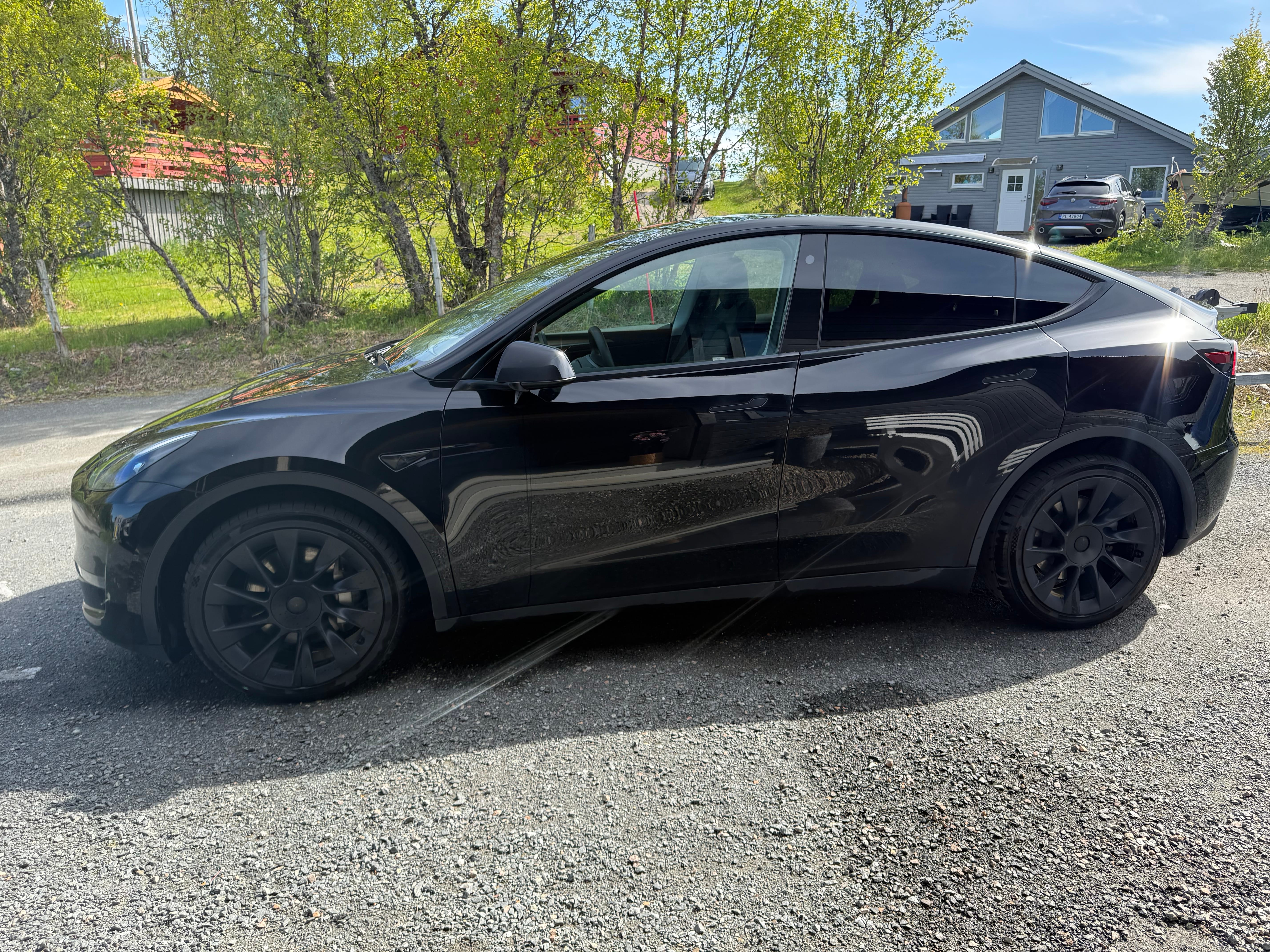 Tesla Model Y Long Range med Aircondition