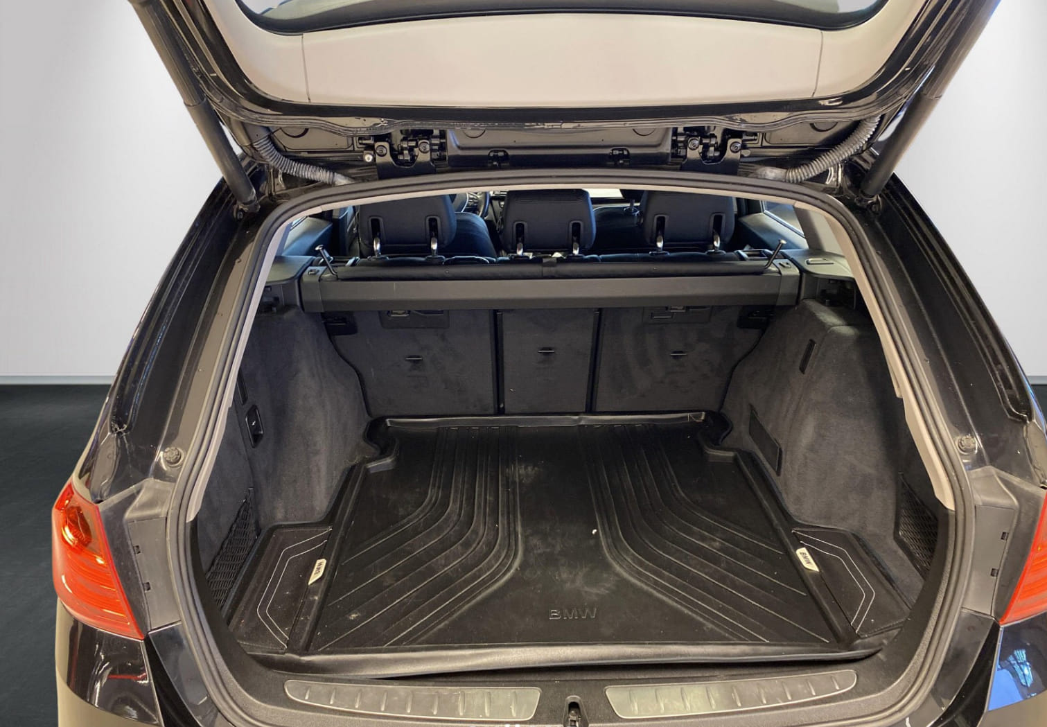 BMW 3-Serie 320i xDrive med GPS