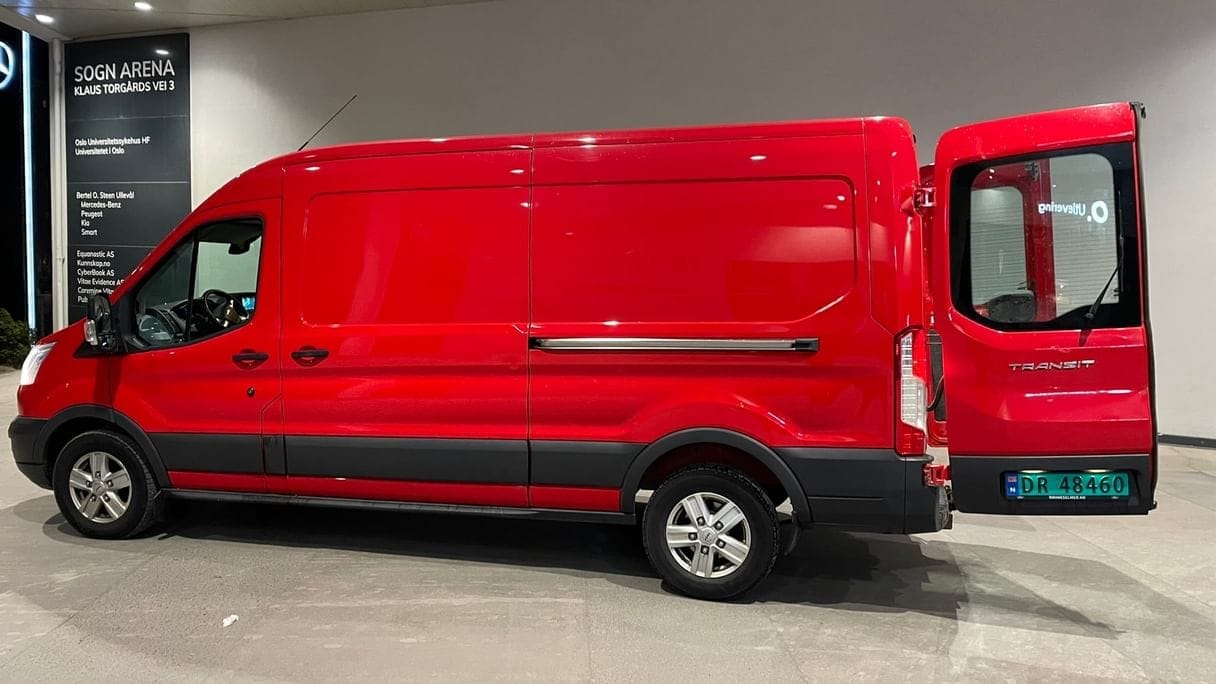Ford Transit Cargo Van med GPS