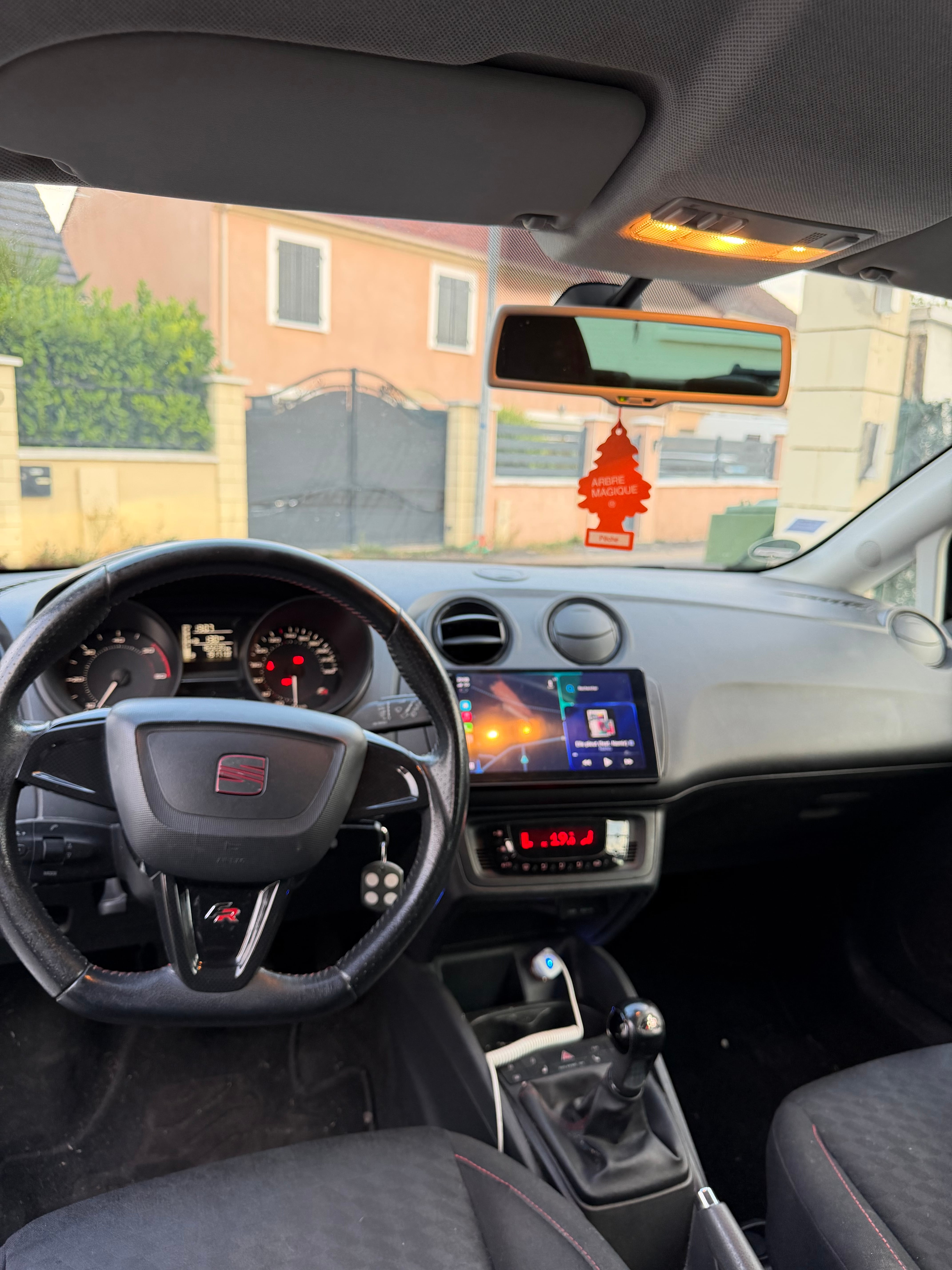 Seat Ibiza avec GPS