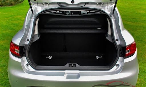 Renault Clio avec Siège bébé