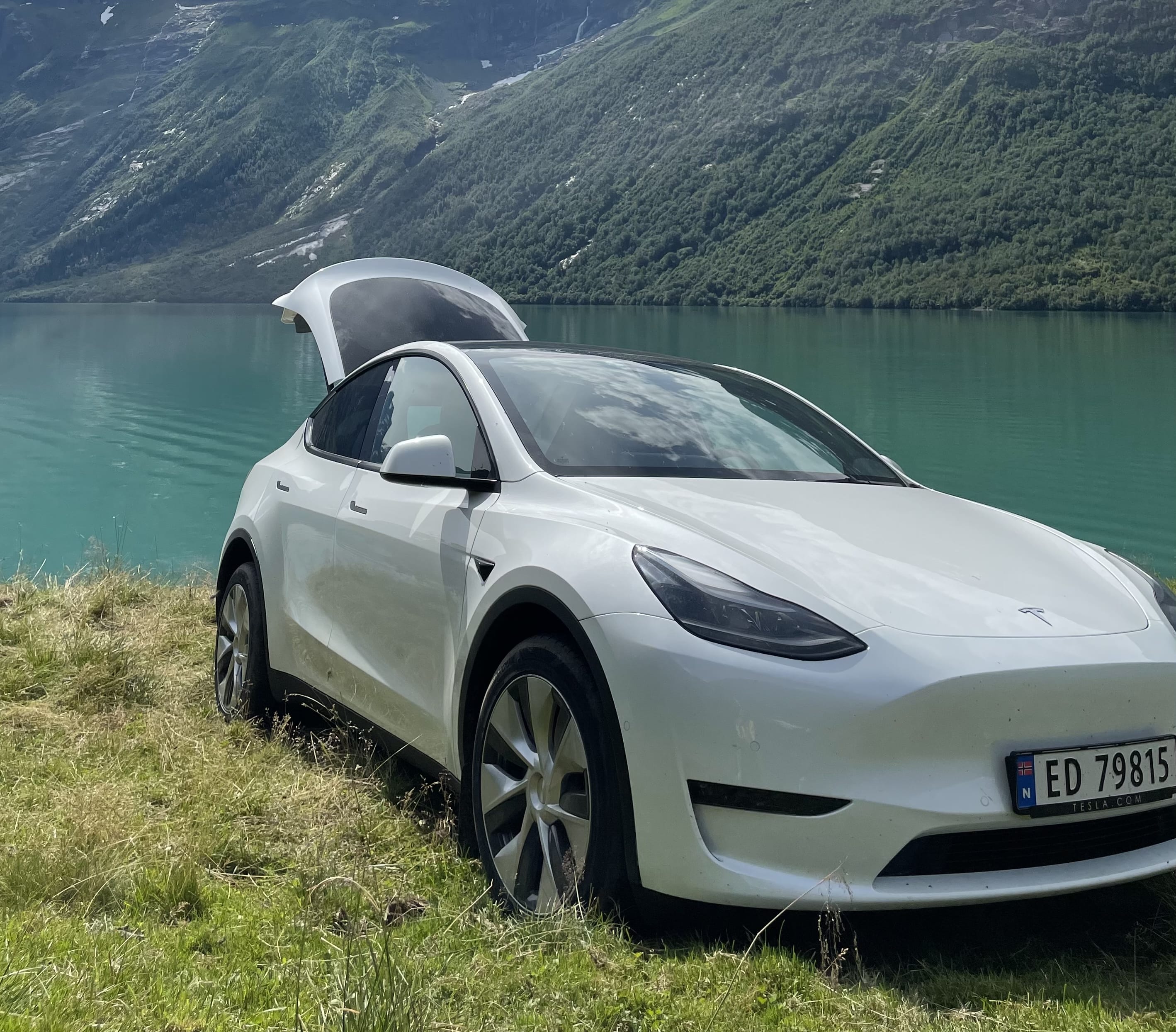 Tesla Model Y Sovesett (Dreamcase) følger med med Aircondition