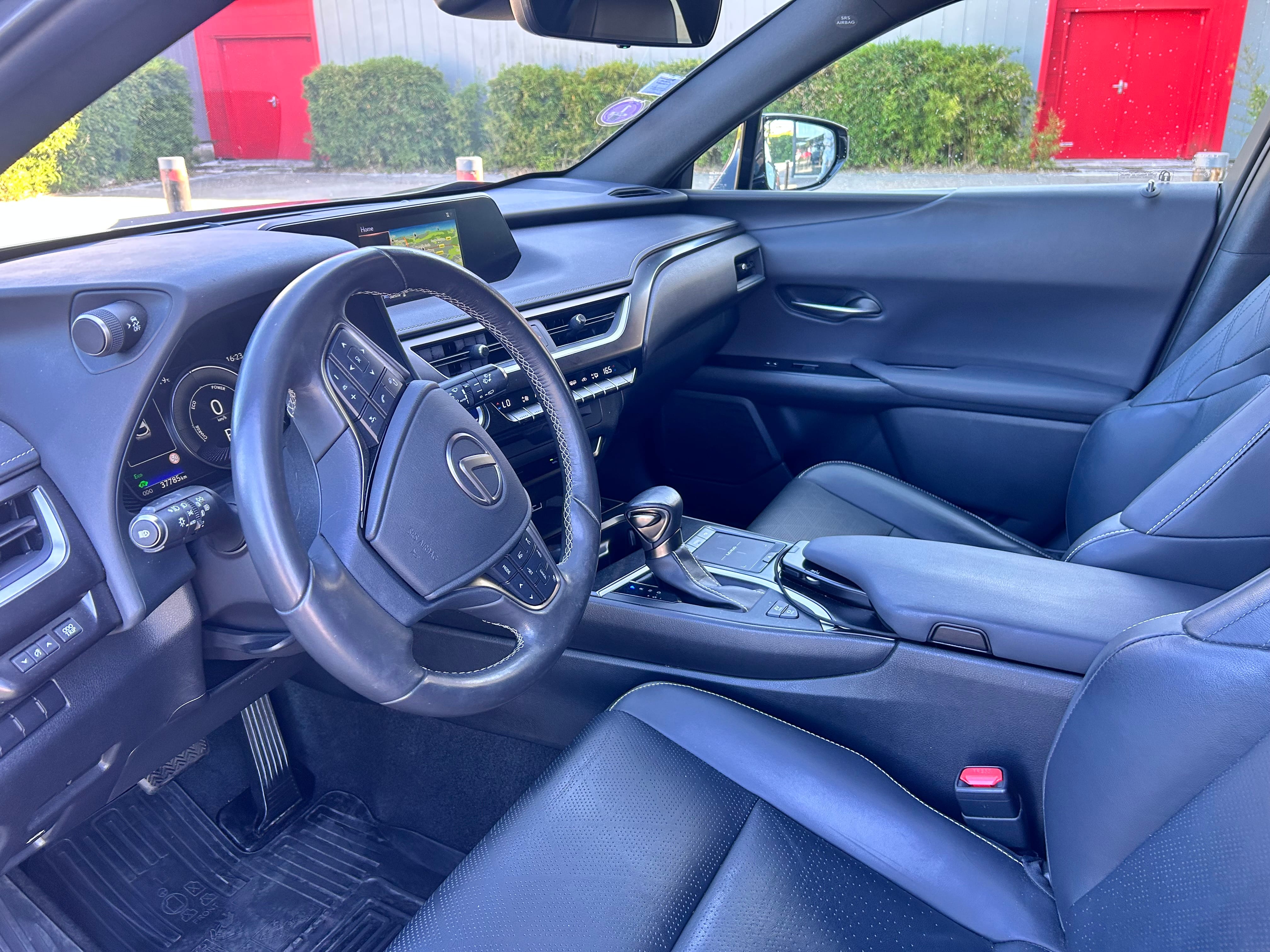 Lexus UX 250h avec GPS