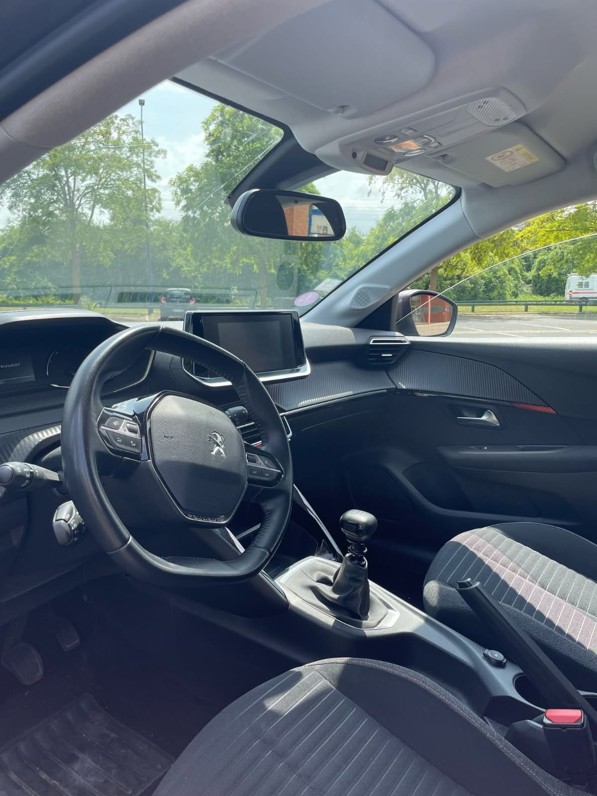 Peugeot 208 with Cruise control