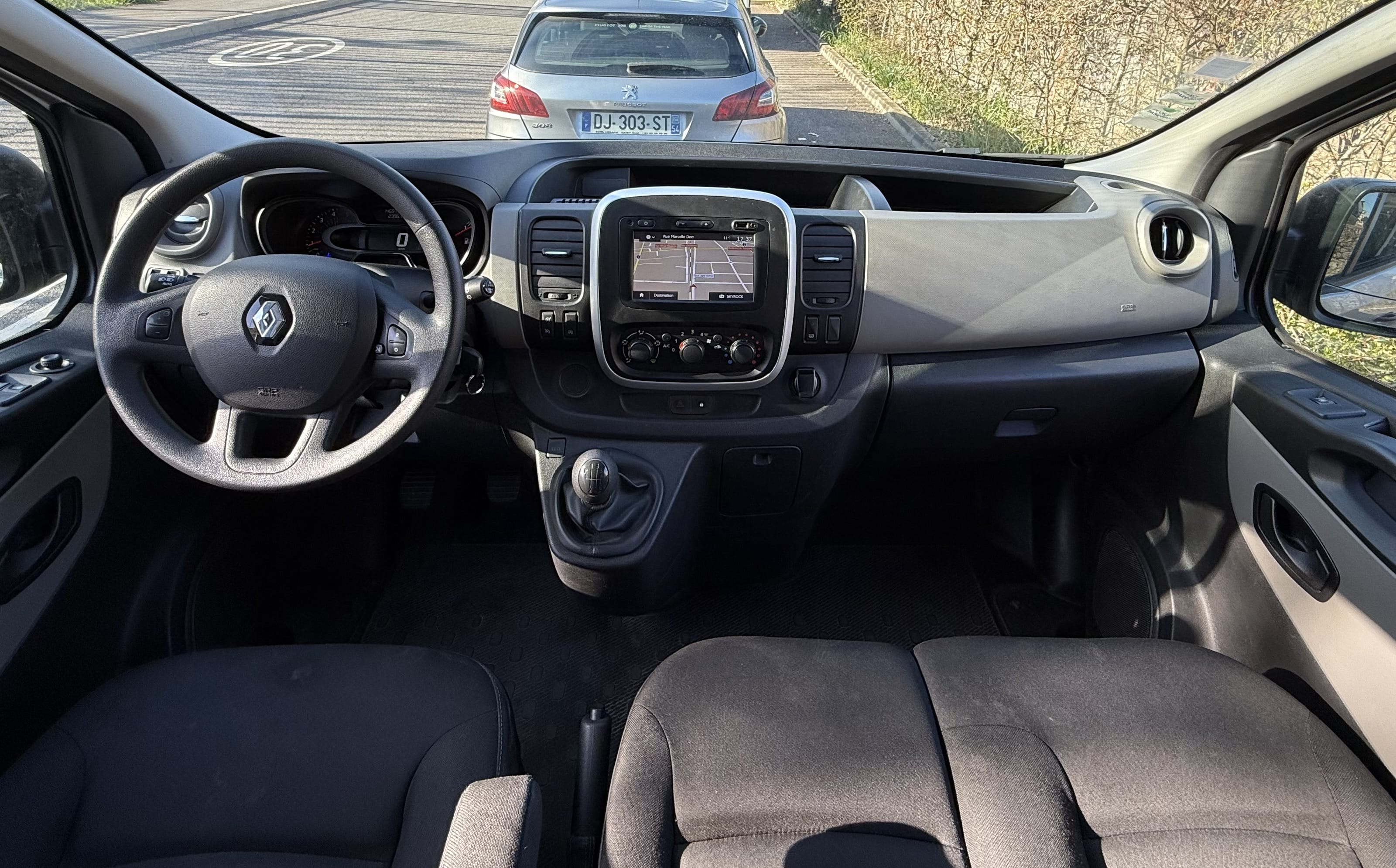 Renault Trafic Passenger avec GPS