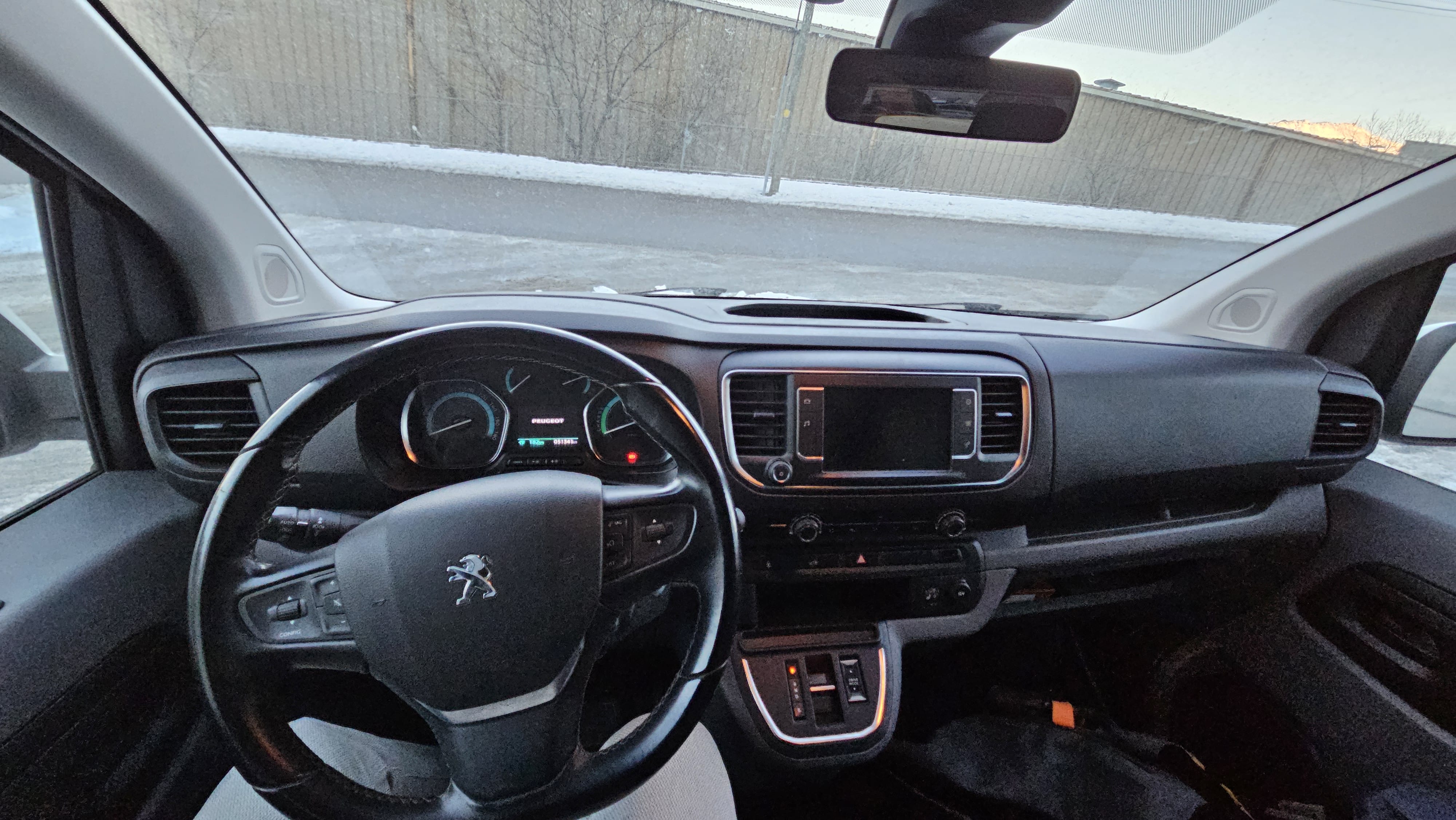 Peugeot Expert Elektrisk og Hengerfeste med Bluetooth audio