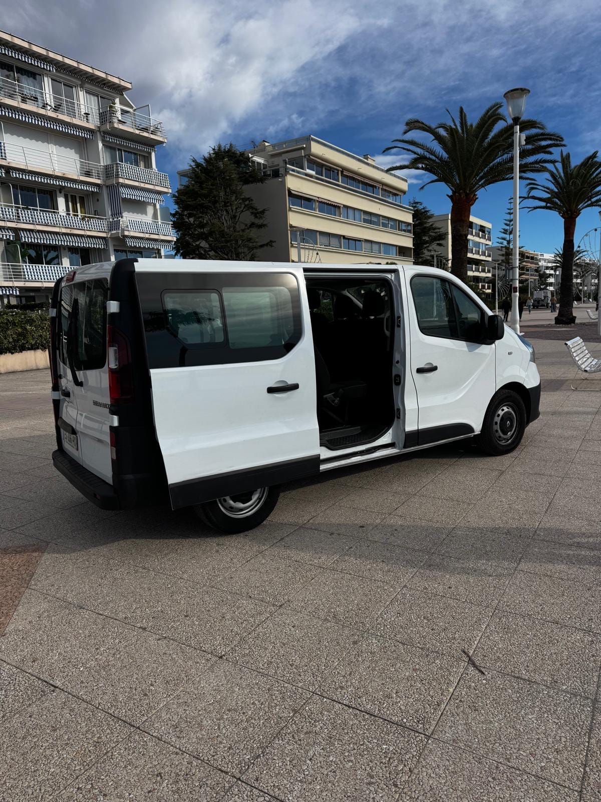 Renault Trafic Passenger avec Pneus neige