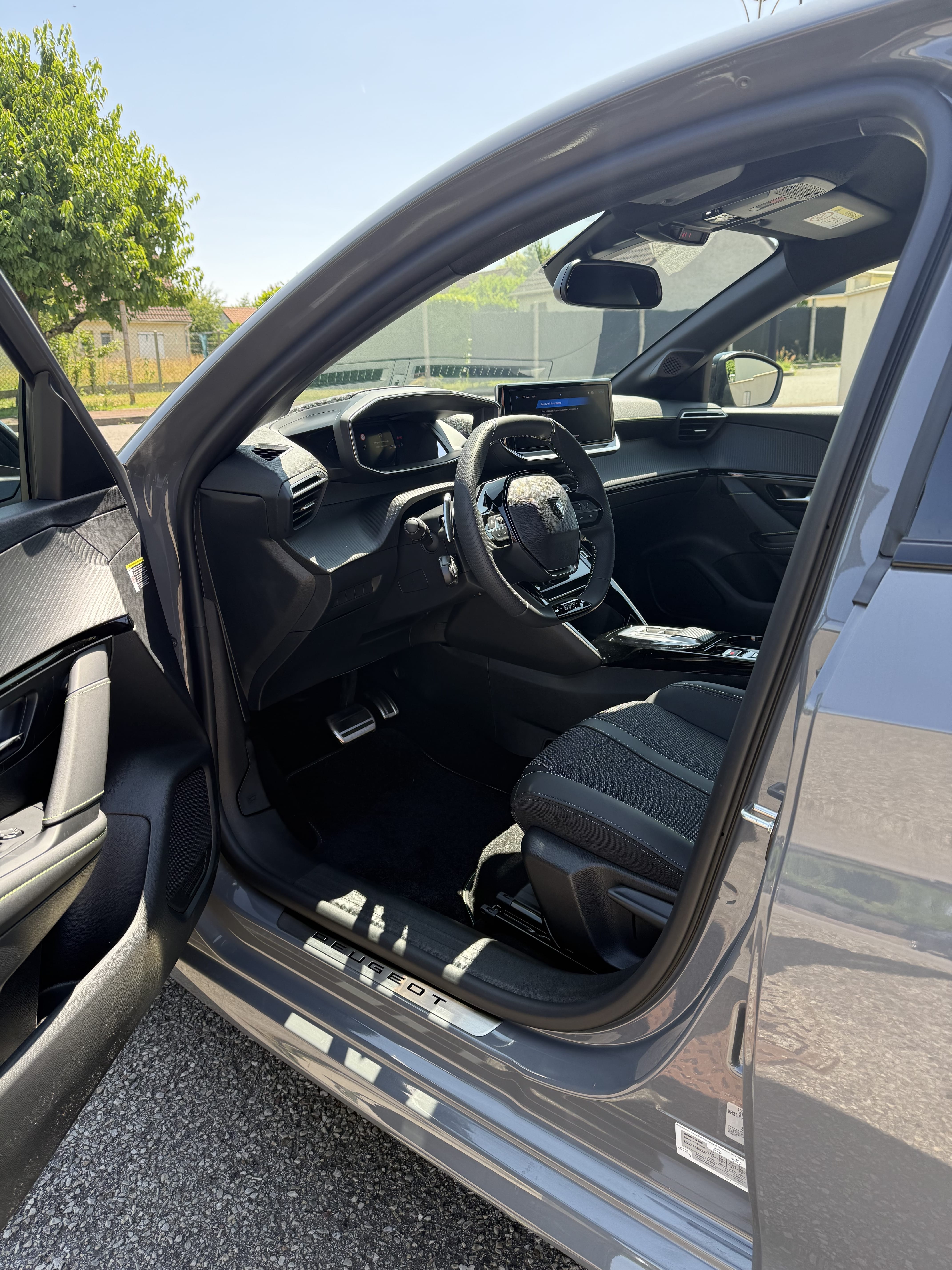 Peugeot 208 avec GPS