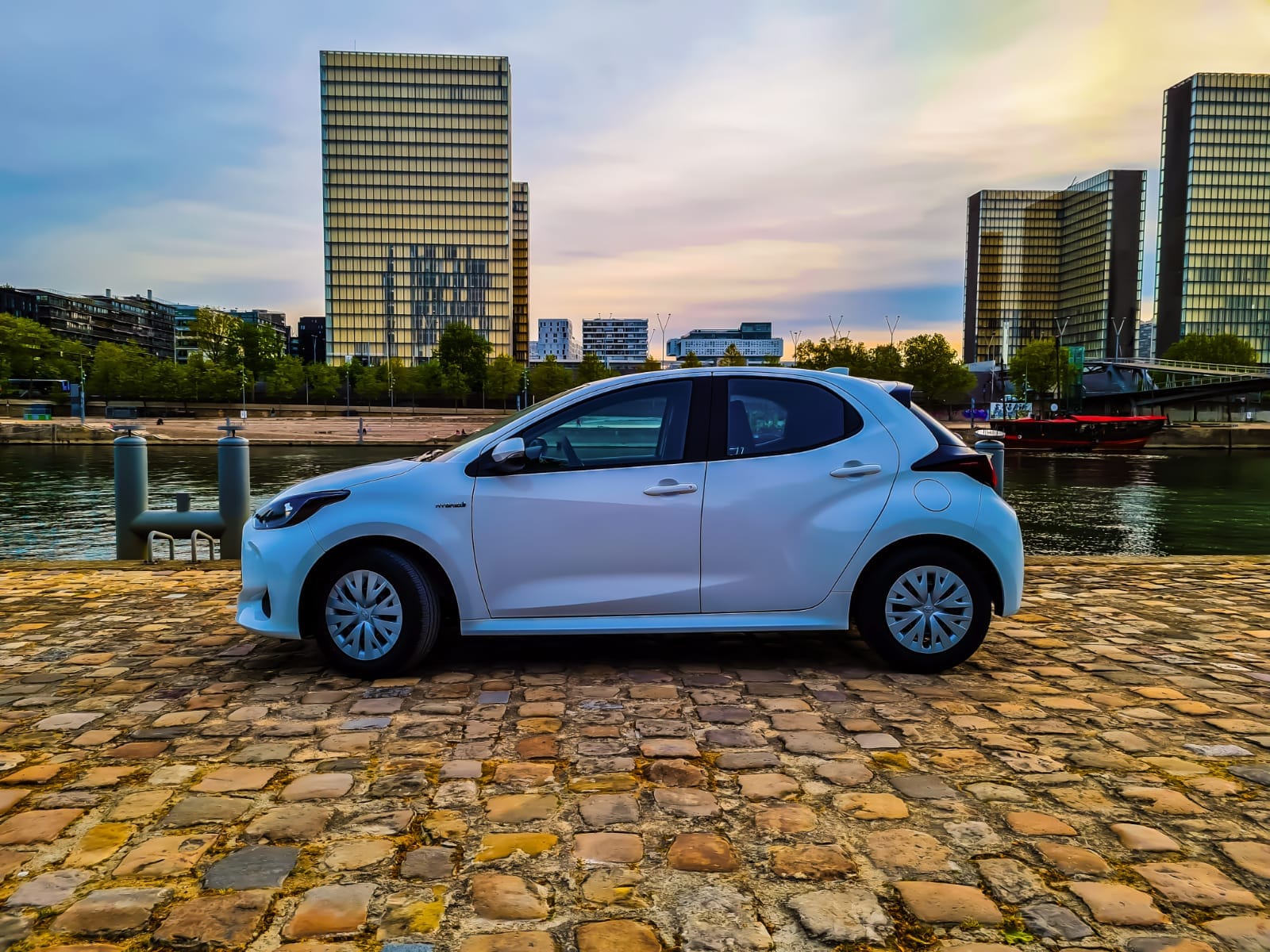 Toyota Yaris Hybride 116ch (FY669)(Clim, Boite Auto, Connectivité smartphone...) # avec Climatisation