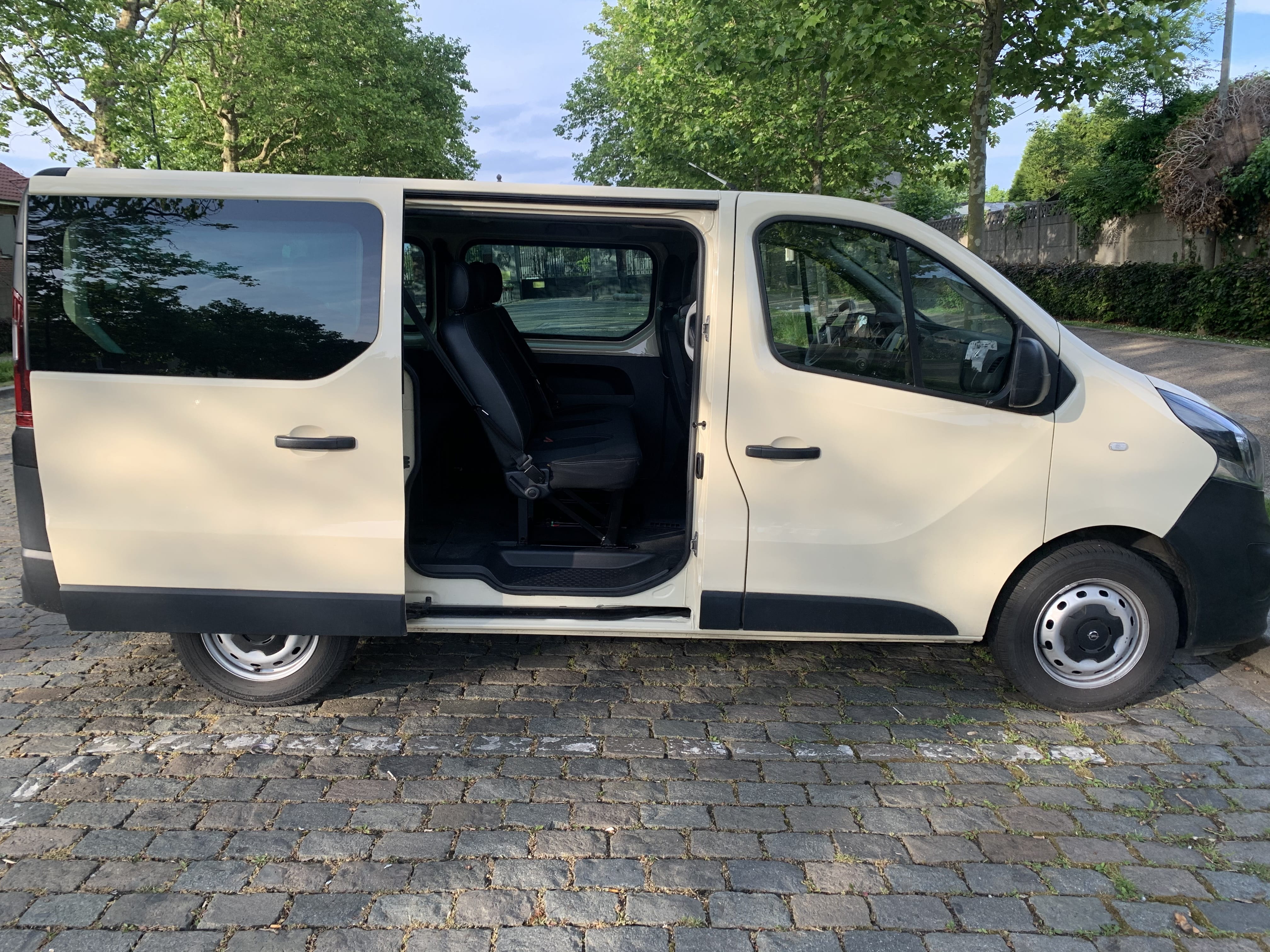 Opel Vivaro Combi 2.0 125cv avec Climatisation